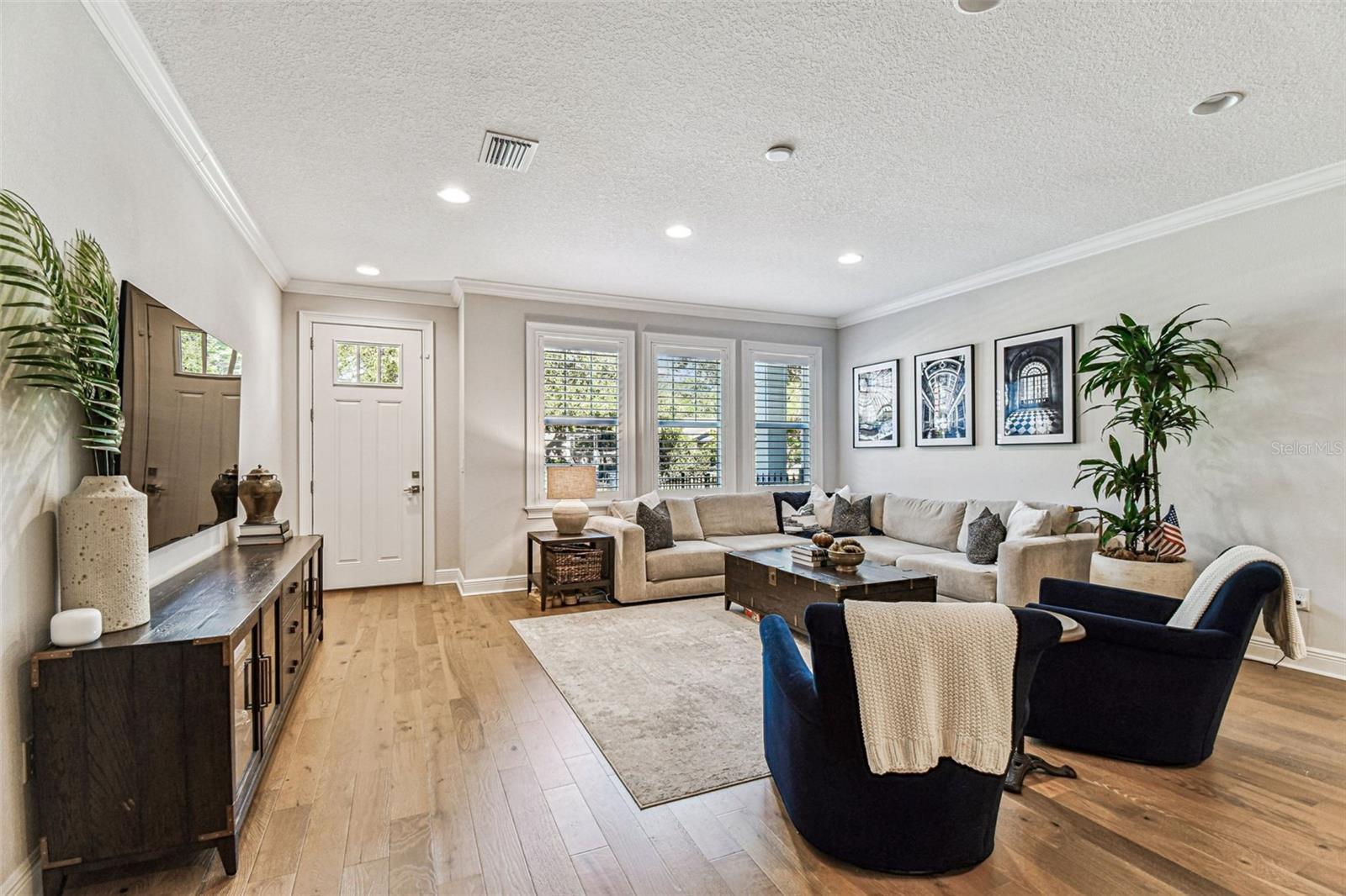 Image 6 of 39 For 3816 Horatio Street 2