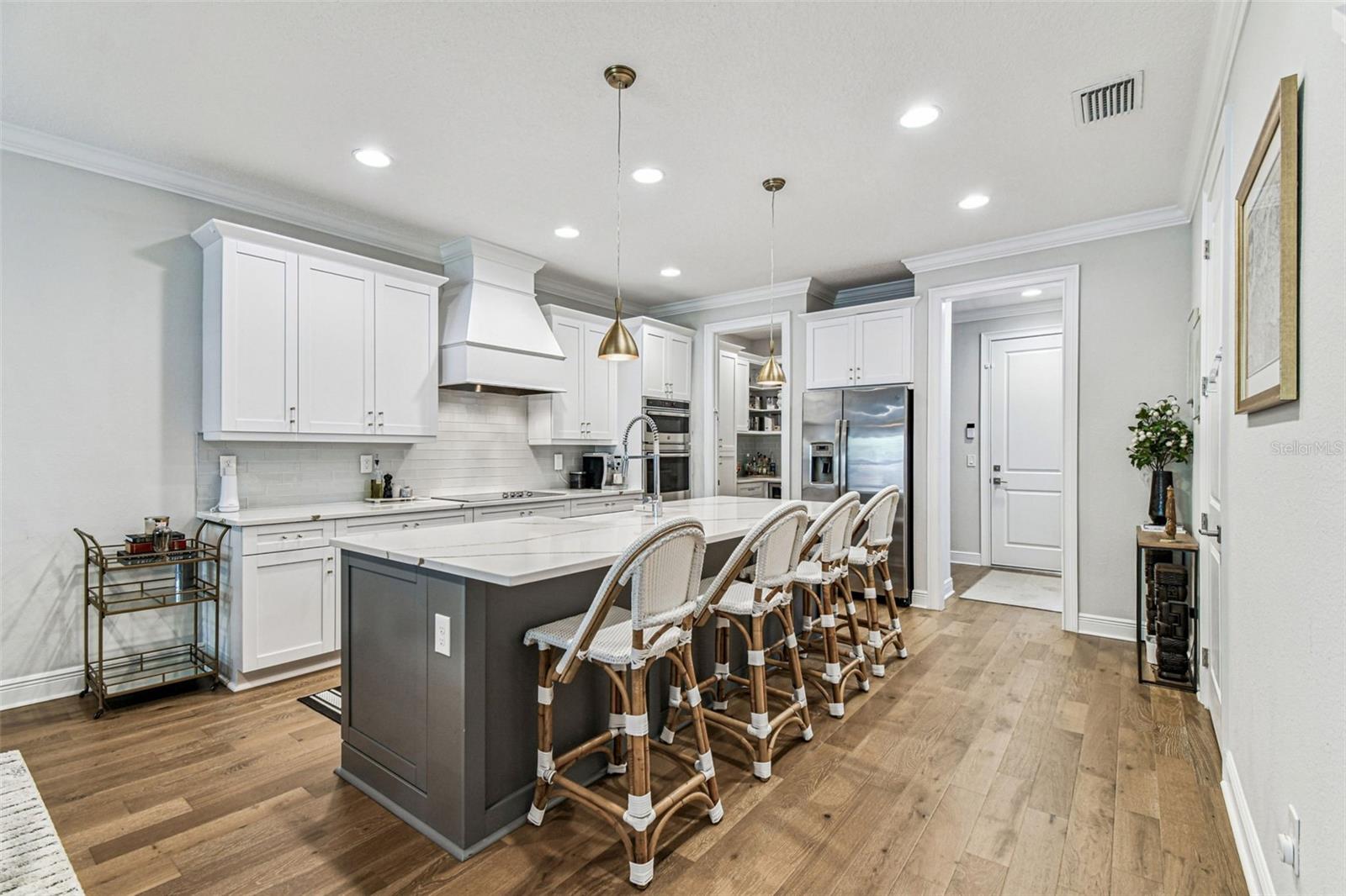 Image 9 of 39 For 3816 Horatio Street 2