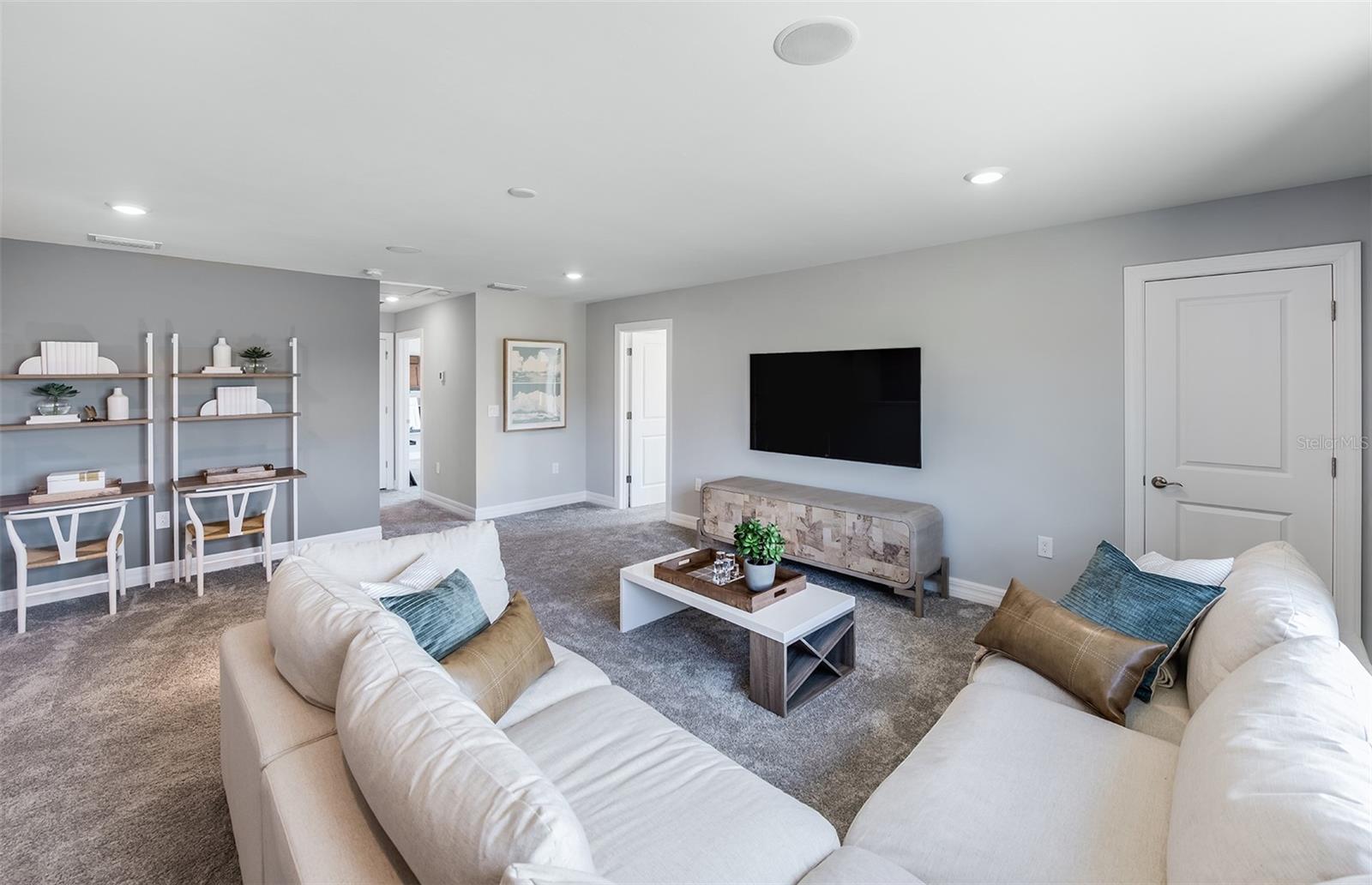 Image 19 of 26 For 7437 Summer Court