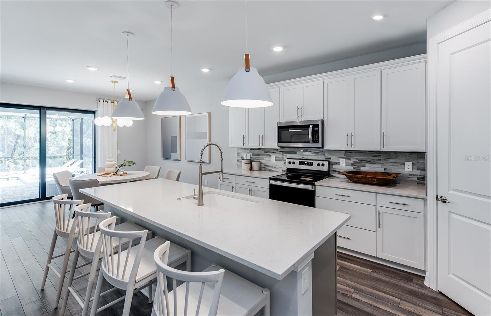 Image 6 of 26 For 7437 Summer Court