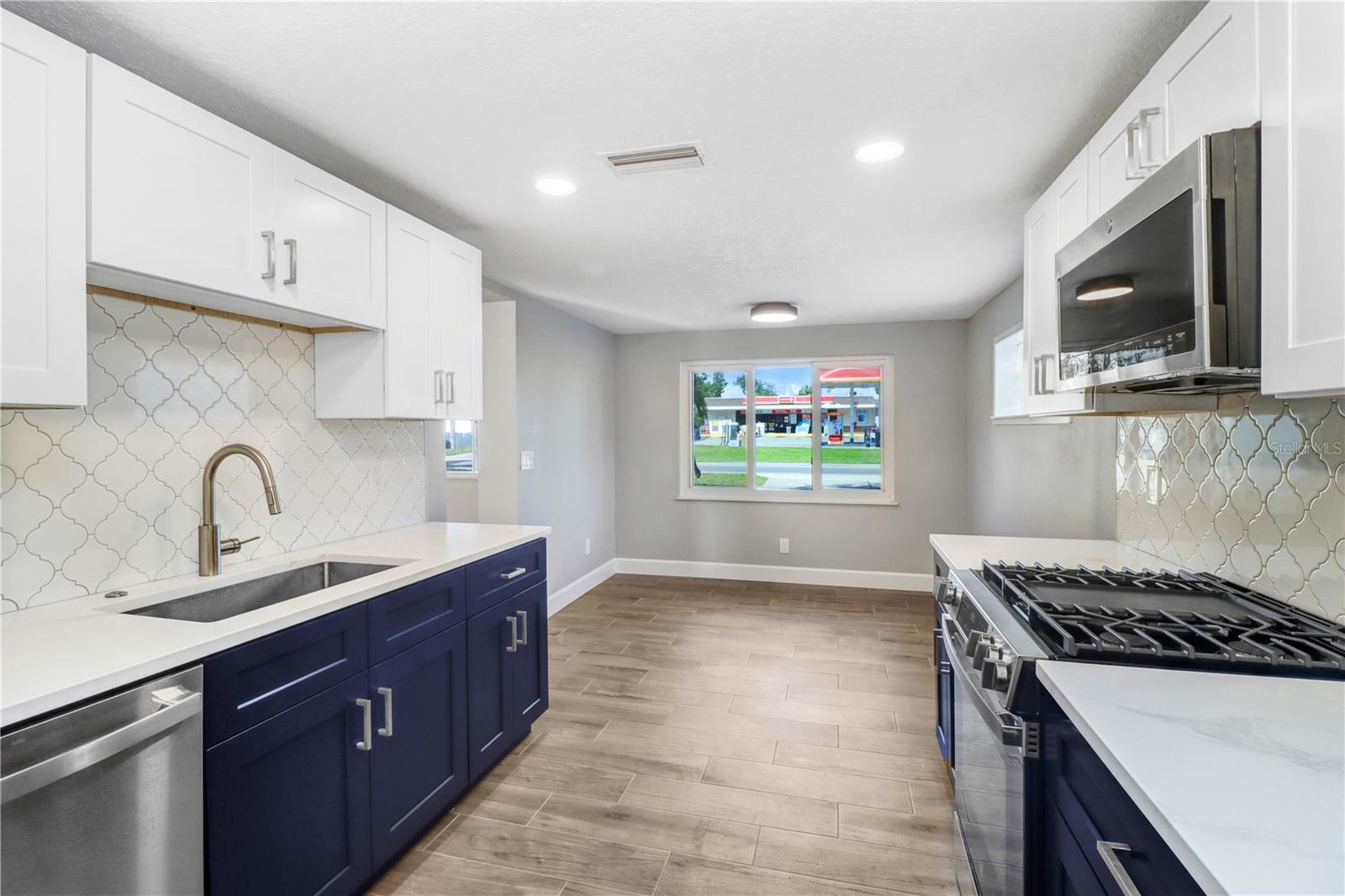 Image 4 of 21 For 4018 West Shore Boulevard