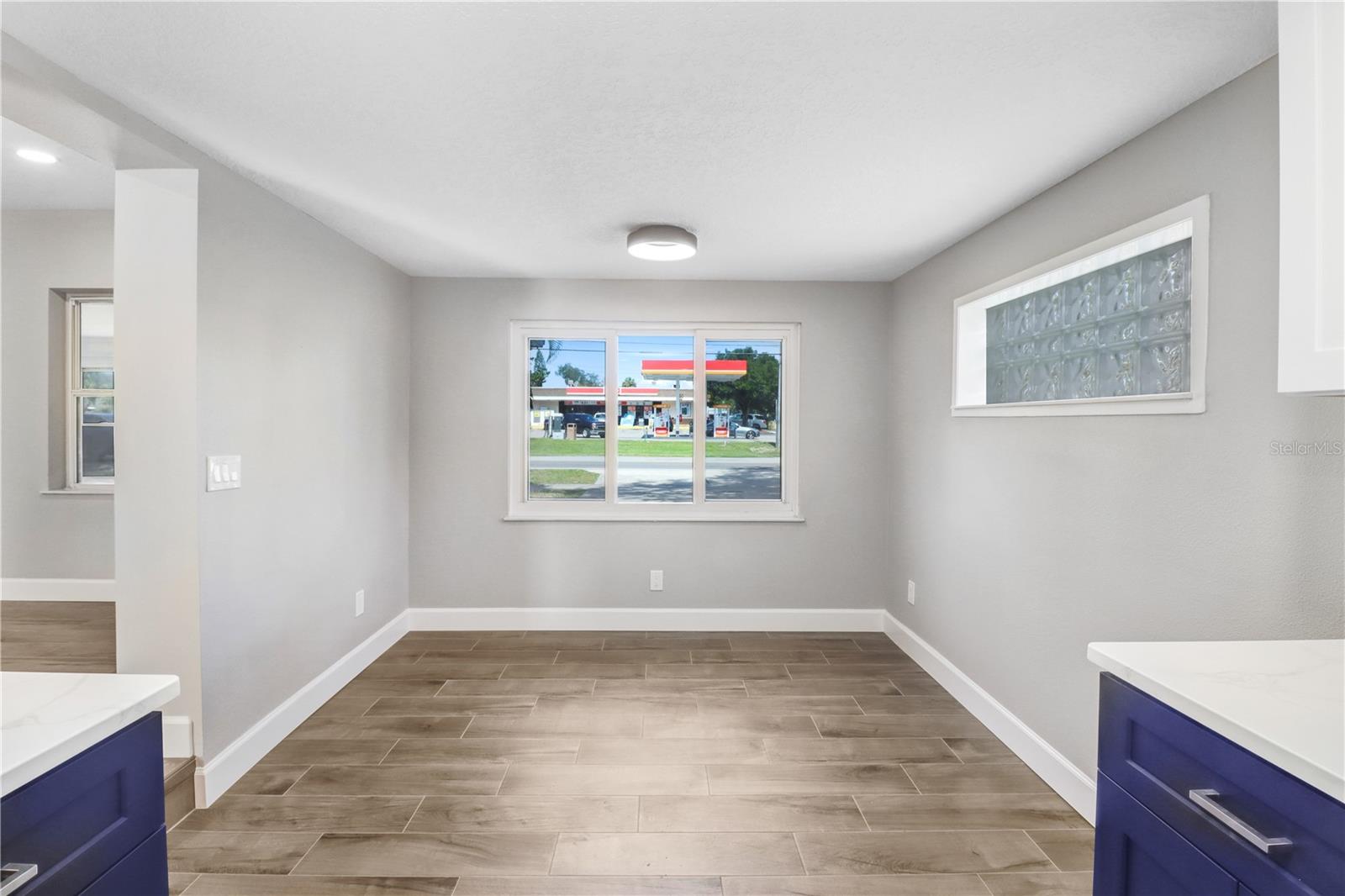 Image 5 of 21 For 4018 West Shore Boulevard