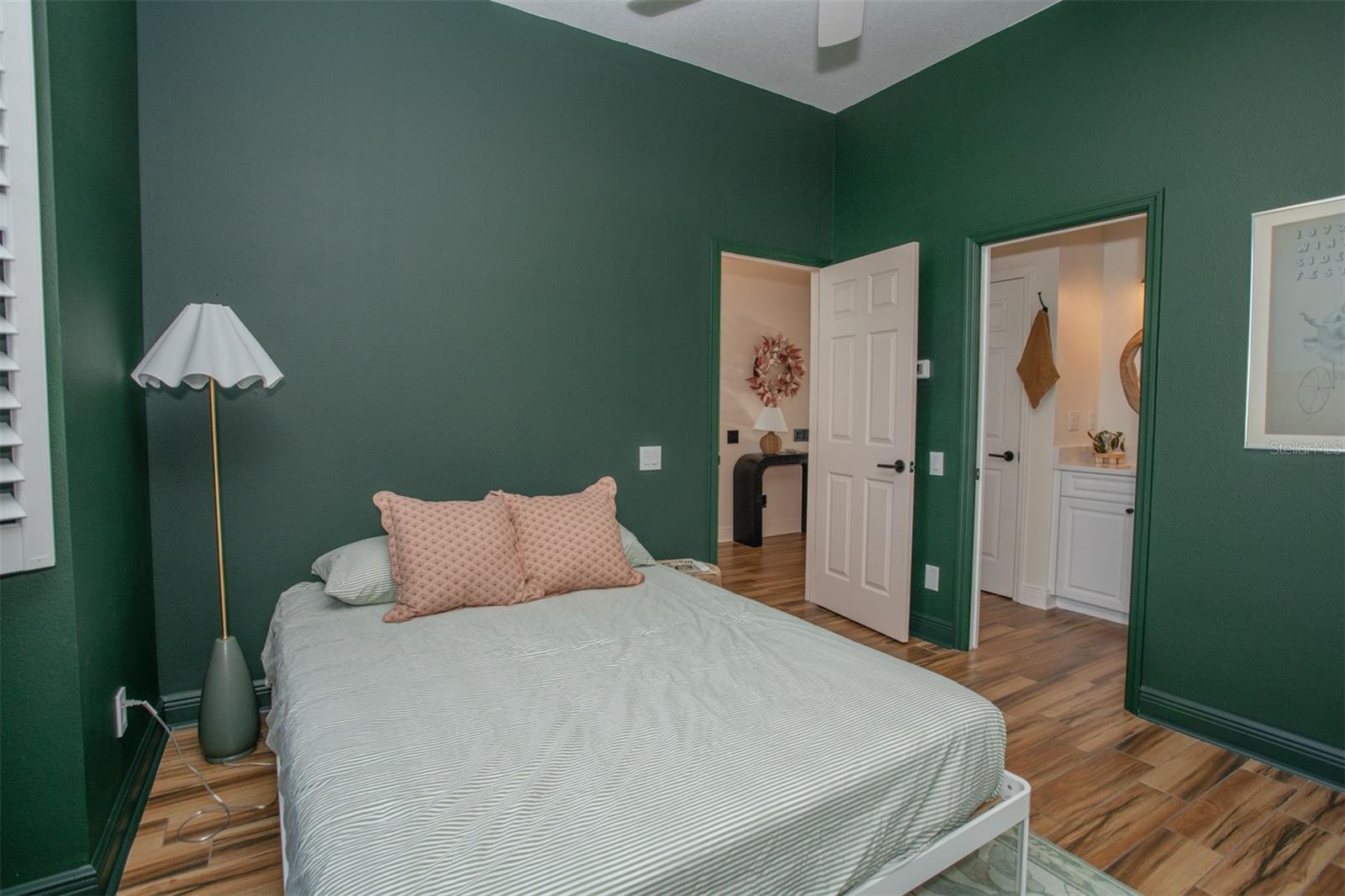 Image 21 of 61 For 6109 Bayside Drive