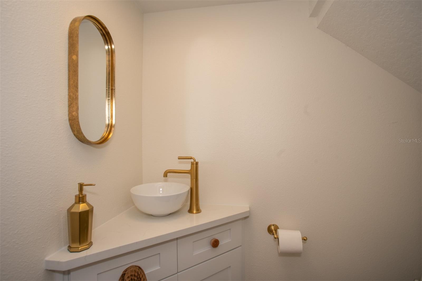 Image 24 of 61 For 6109 Bayside Drive