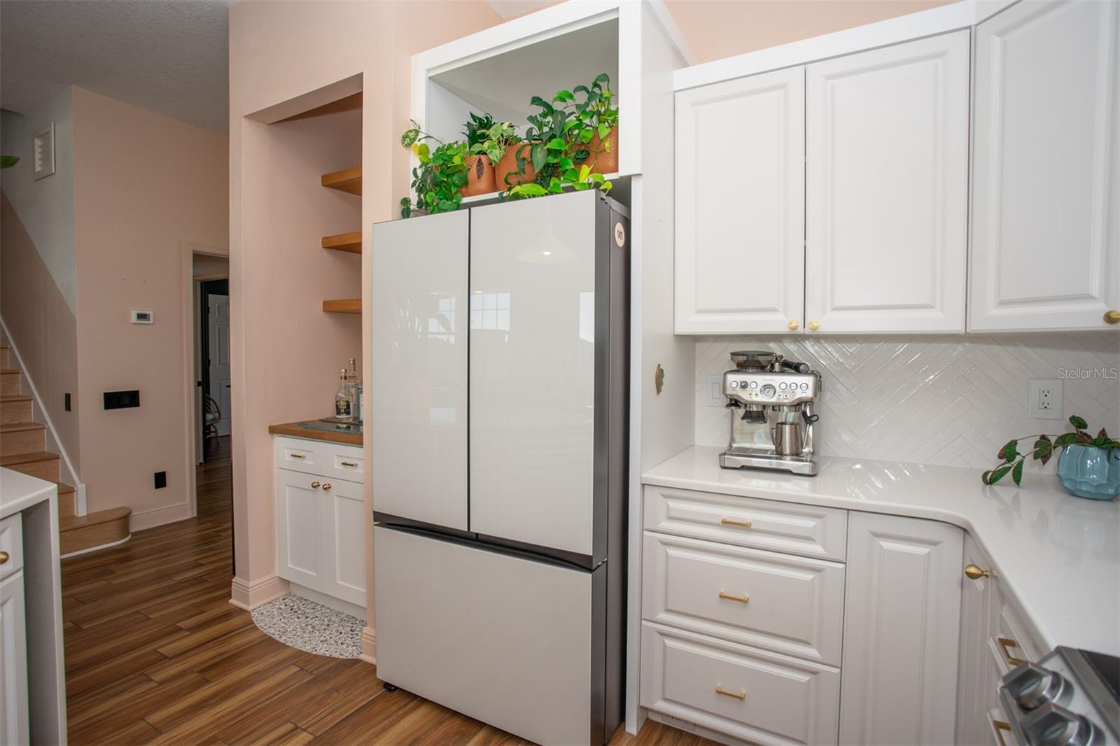 Image 9 of 61 For 6109 Bayside Drive