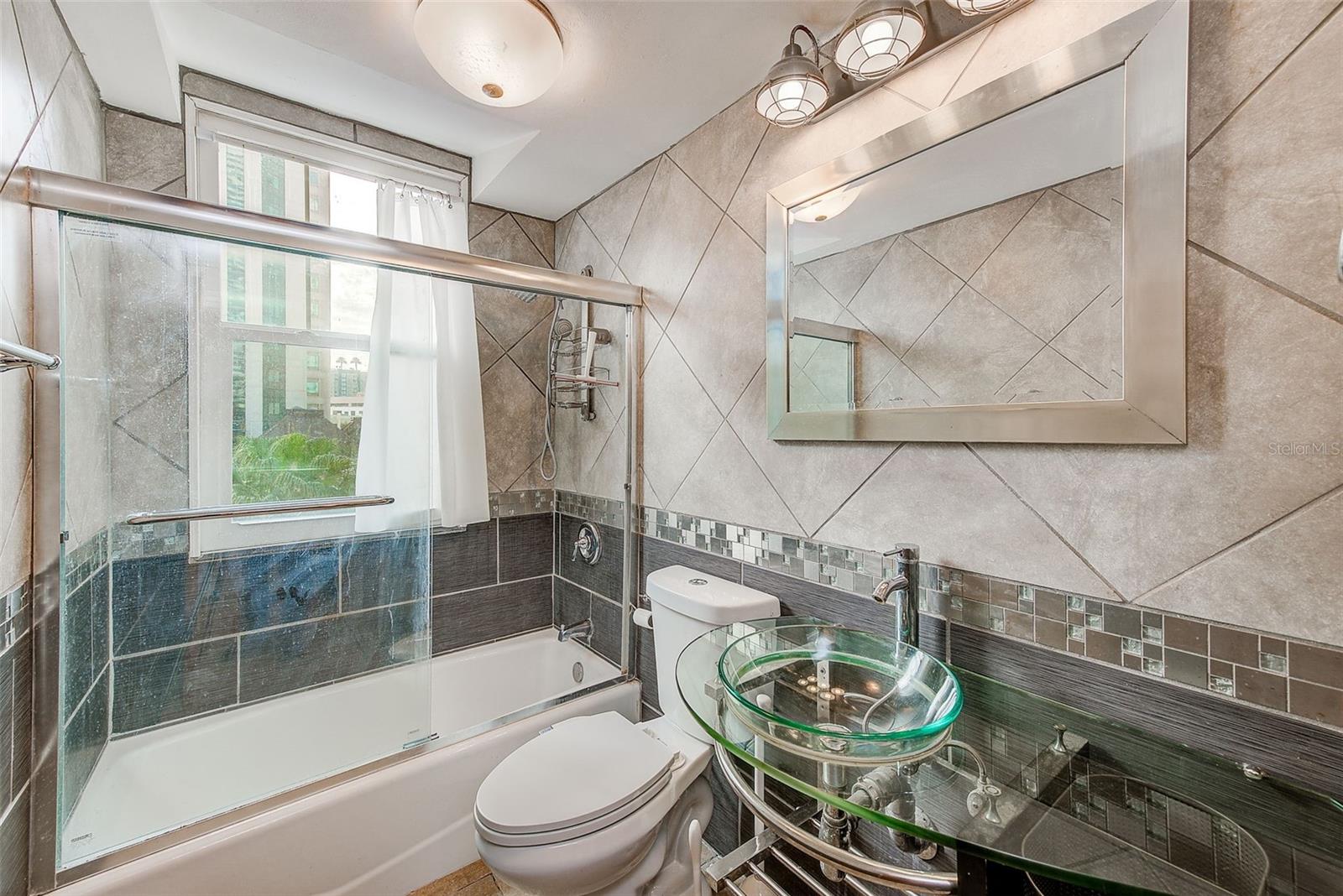 Image 12 of 17 For 215 Central Avenue 4c