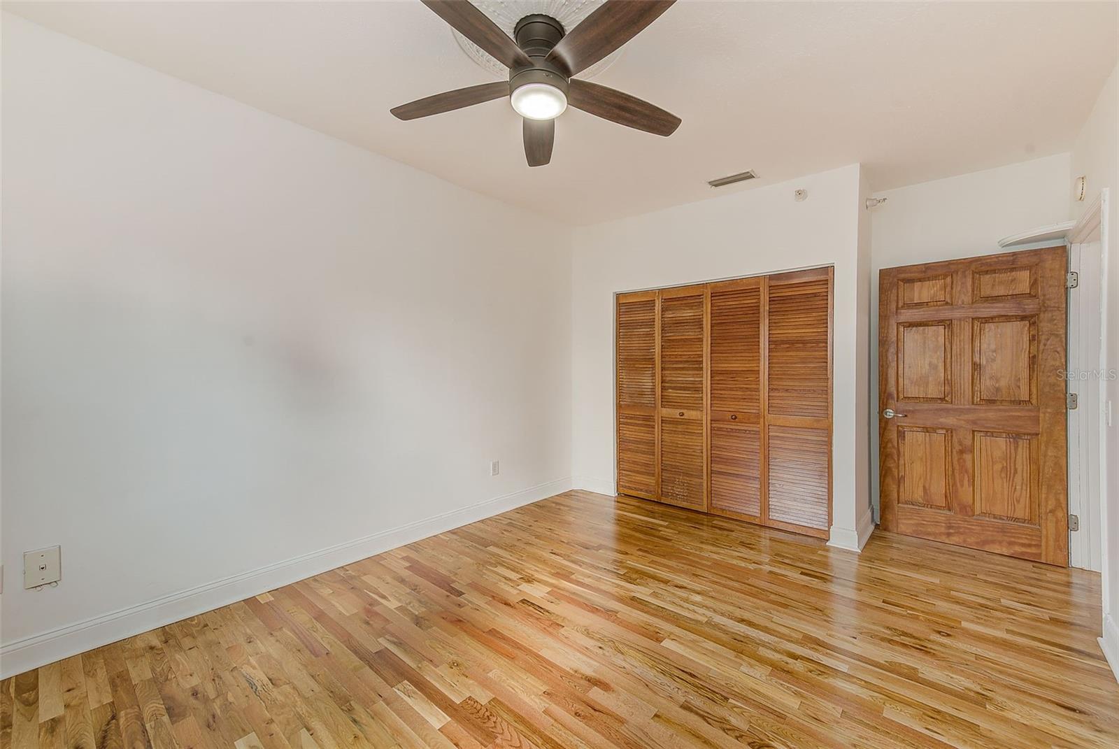 Image 14 of 17 For 215 Central Avenue 4c