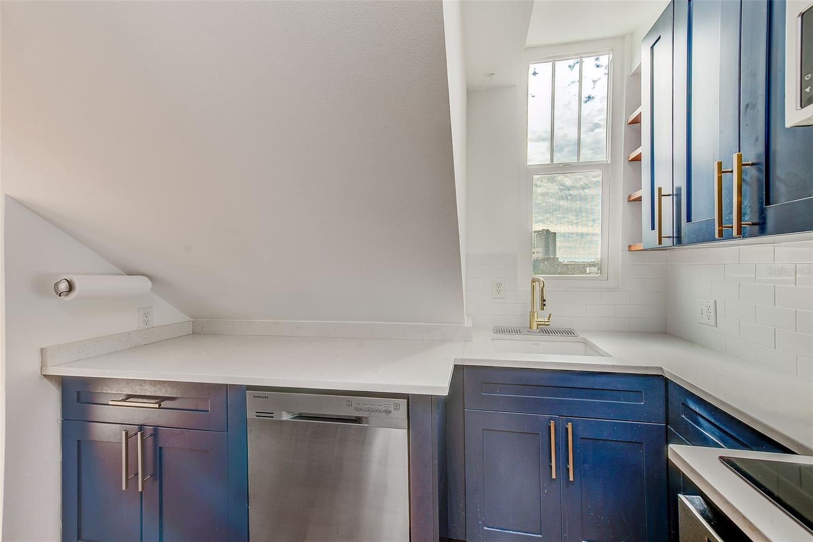 Image 7 of 17 For 215 Central Avenue 4c