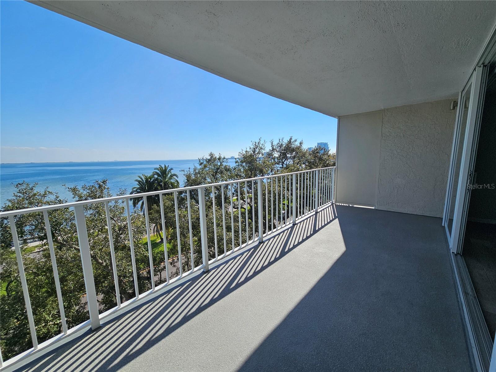 Image 18 of 35 For 2611 Bayshore Boulevard 507