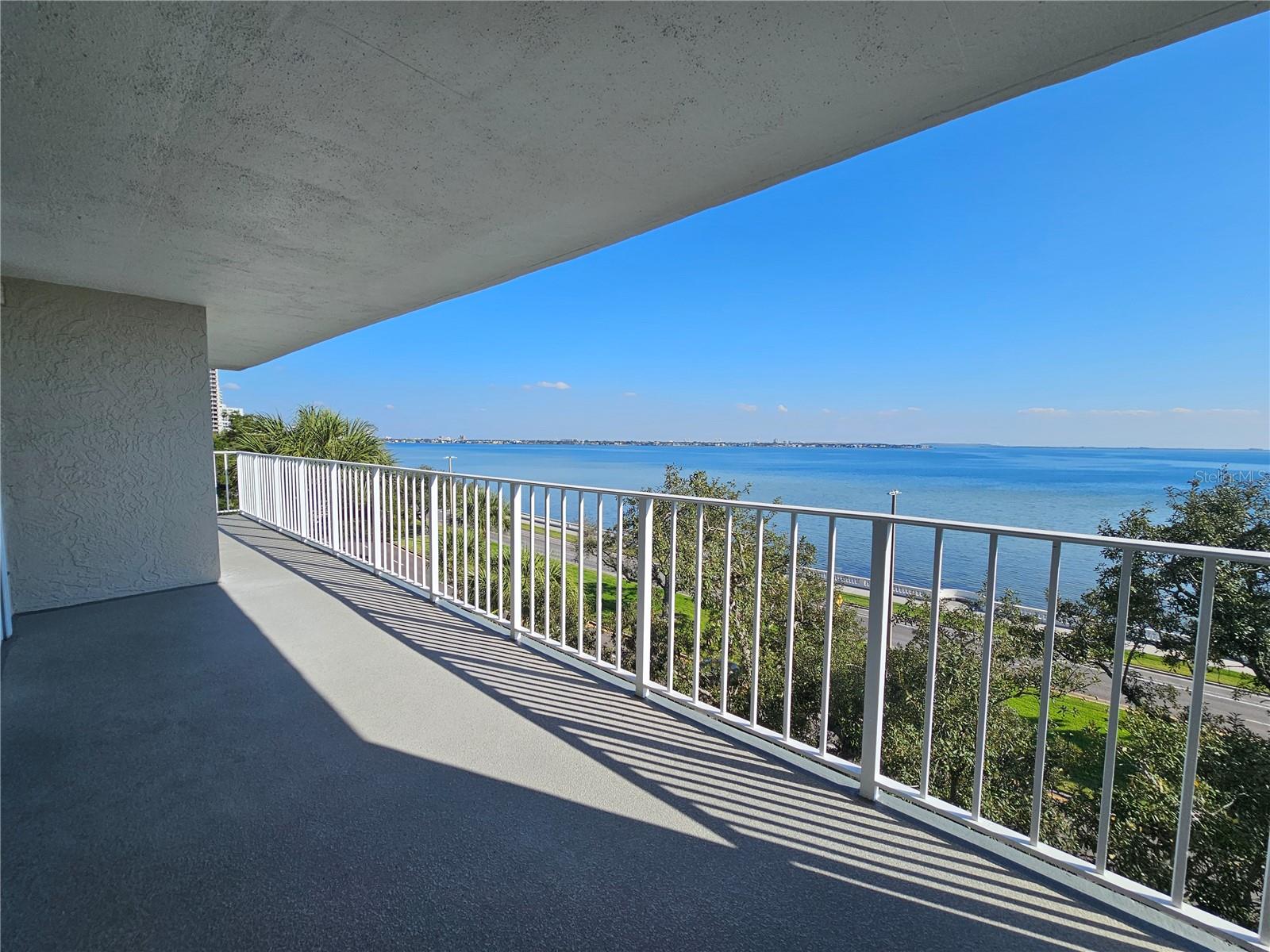 Image 19 of 35 For 2611 Bayshore Boulevard 507