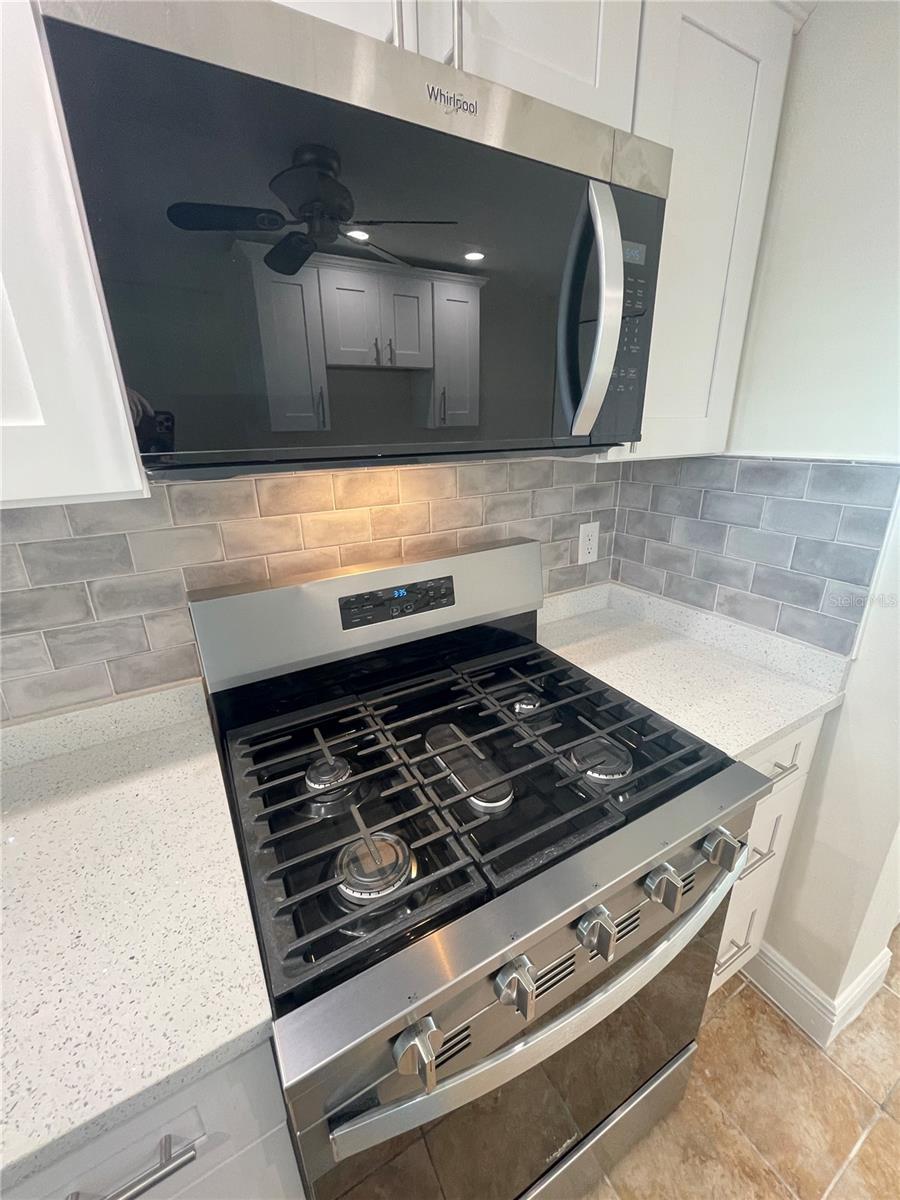 Image 16 of 71 For 5980 Shore Boulevard S 111