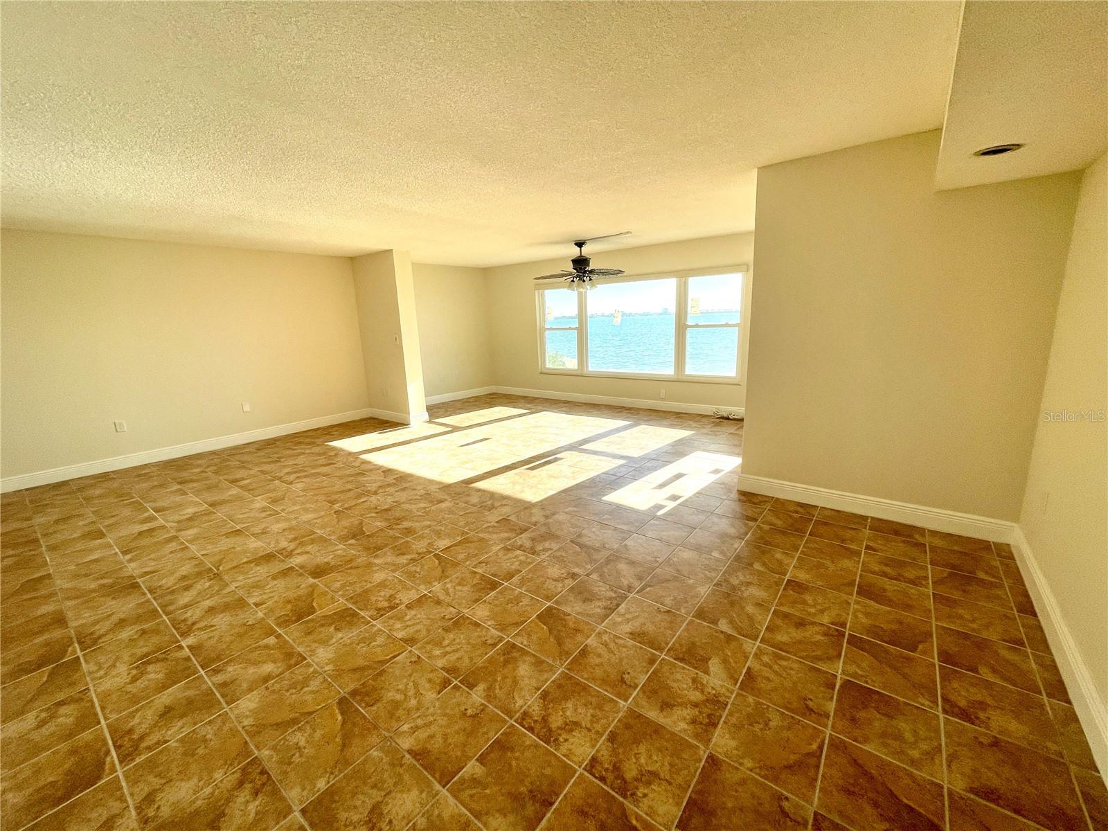 Image 25 of 71 For 5980 Shore Boulevard S 111