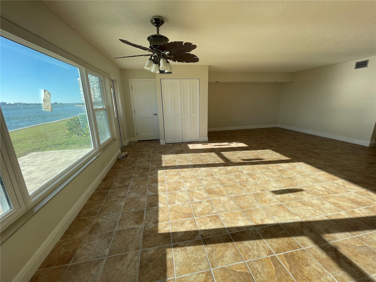 Image 26 of 71 For 5980 Shore Boulevard S 111