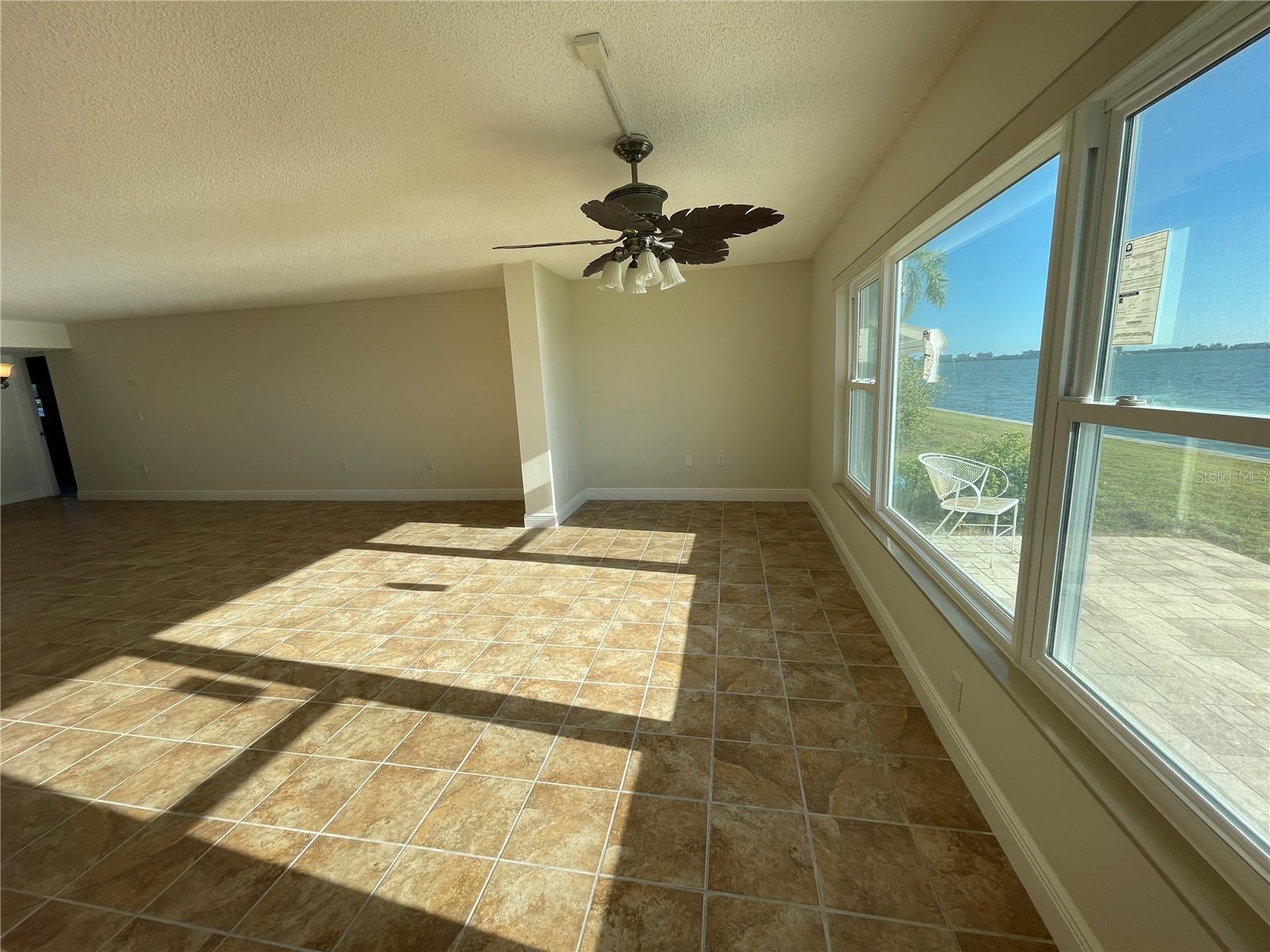 Image 29 of 71 For 5980 Shore Boulevard S 111