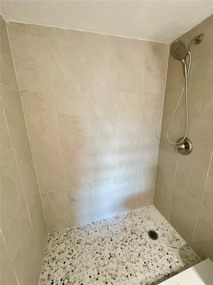 Image 38 of 71 For 5980 Shore Boulevard S 111