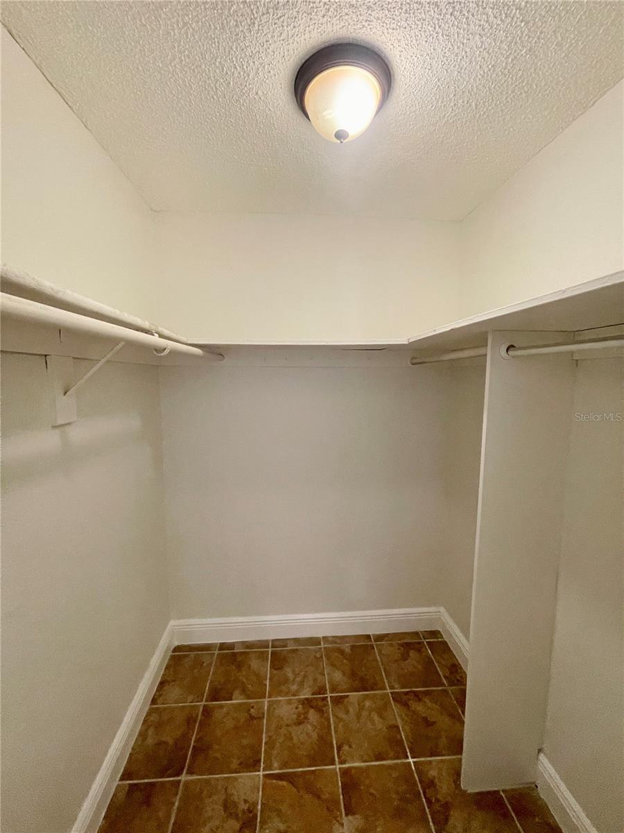 Image 39 of 71 For 5980 Shore Boulevard S 111