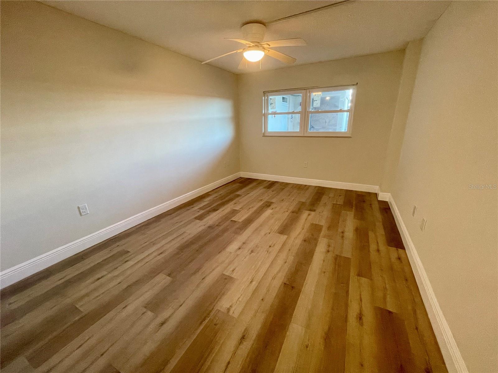 Image 41 of 71 For 5980 Shore Boulevard S 111