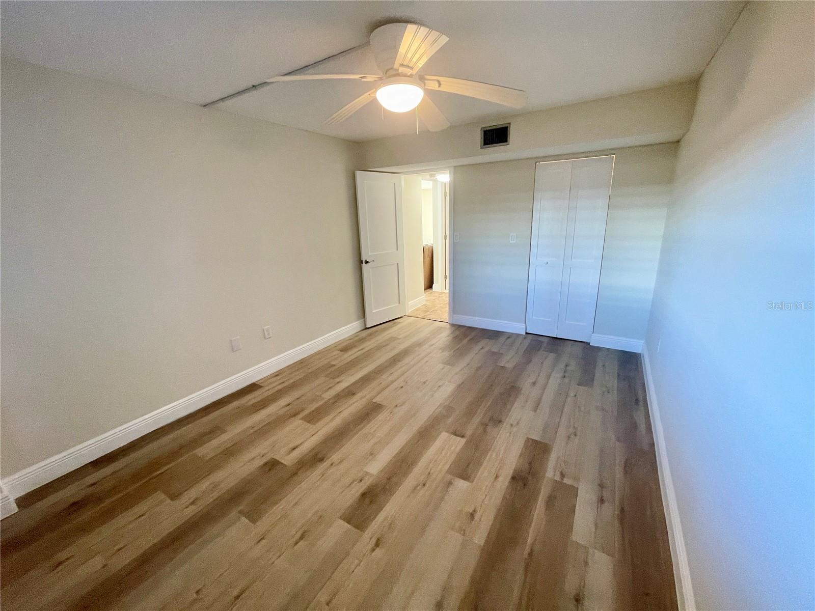 Image 42 of 71 For 5980 Shore Boulevard S 111