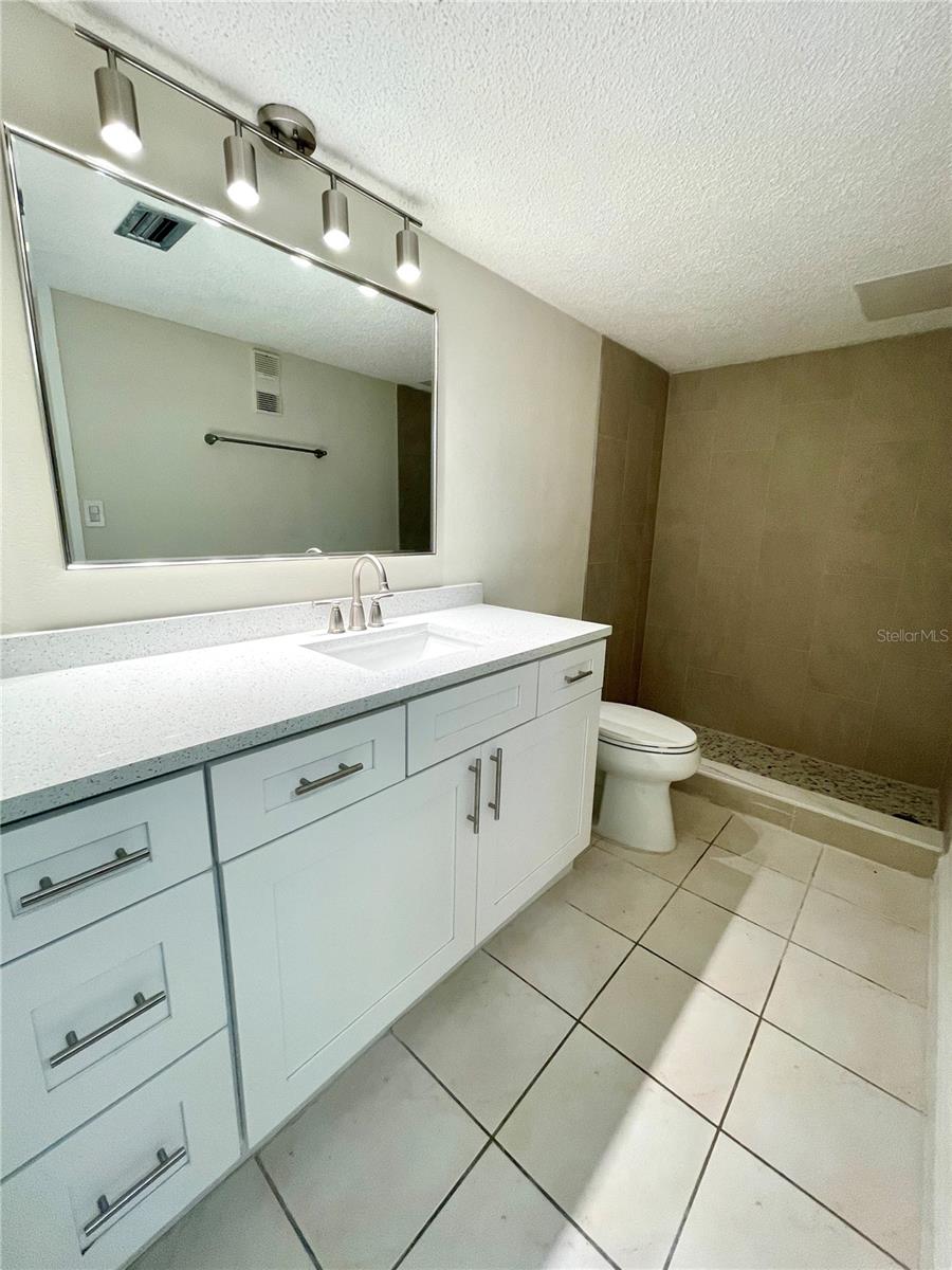 Image 44 of 71 For 5980 Shore Boulevard S 111