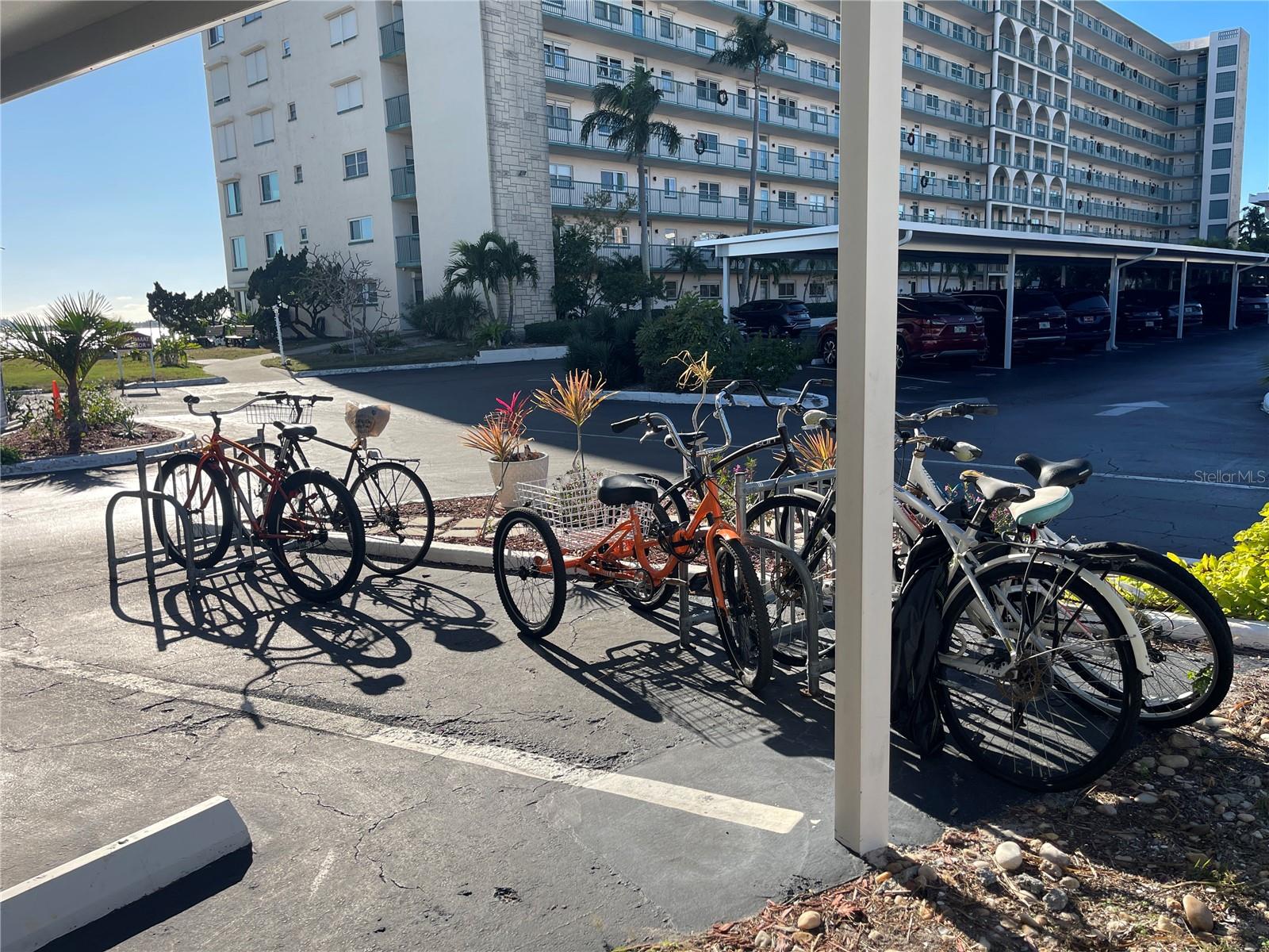 Image 54 of 71 For 5980 Shore Boulevard S 111