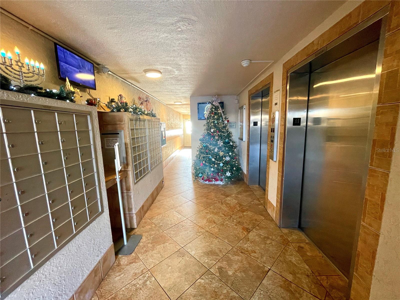 Image 6 of 71 For 5980 Shore Boulevard S 111