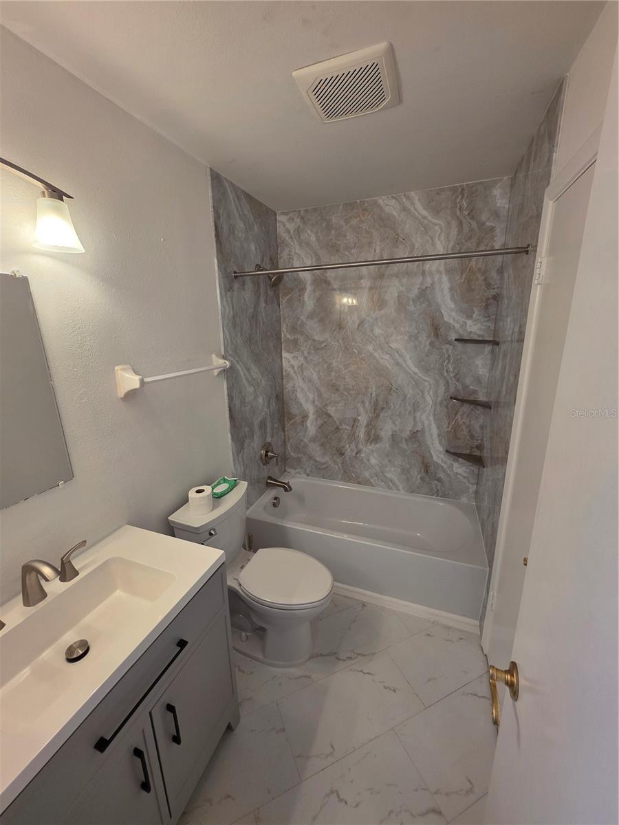 Image 14 of 27 For 7981 Smoketree Court