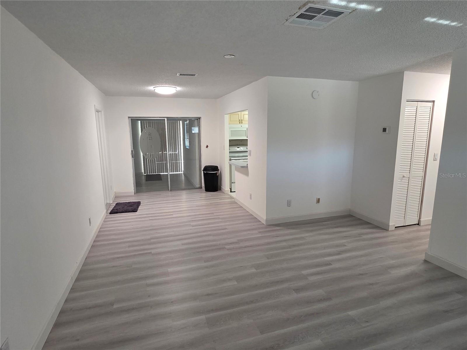 Image 18 of 27 For 7981 Smoketree Court