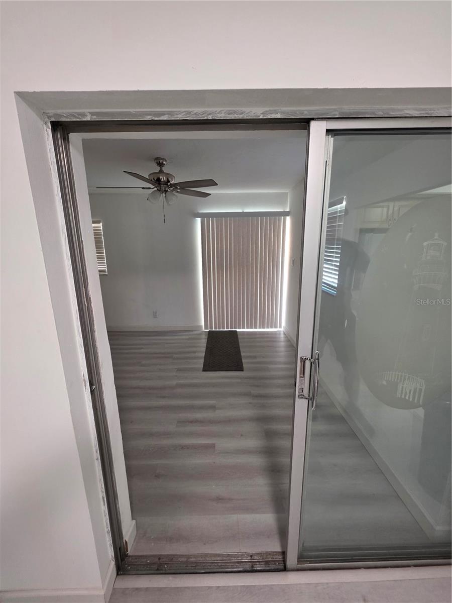 Image 19 of 27 For 7981 Smoketree Court