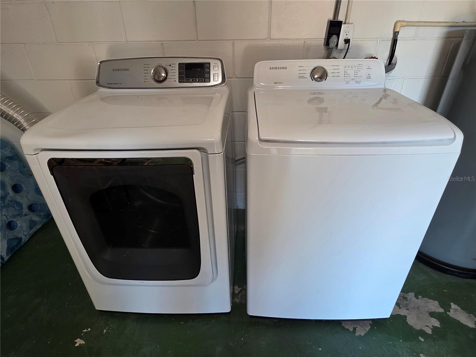 Image 23 of 27 For 7981 Smoketree Court