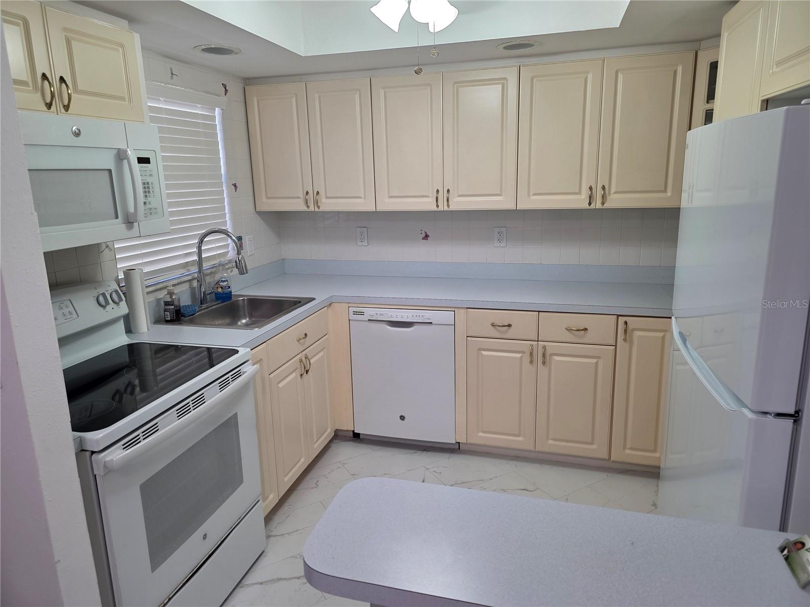 Image 3 of 27 For 7981 Smoketree Court