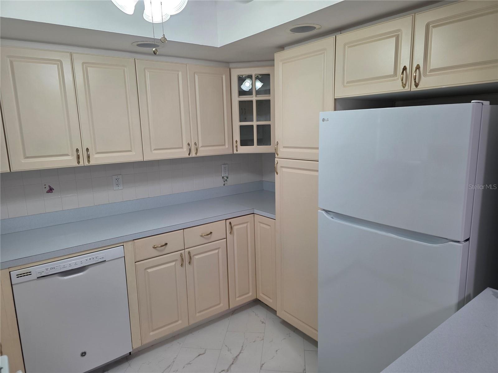 Image 4 of 27 For 7981 Smoketree Court