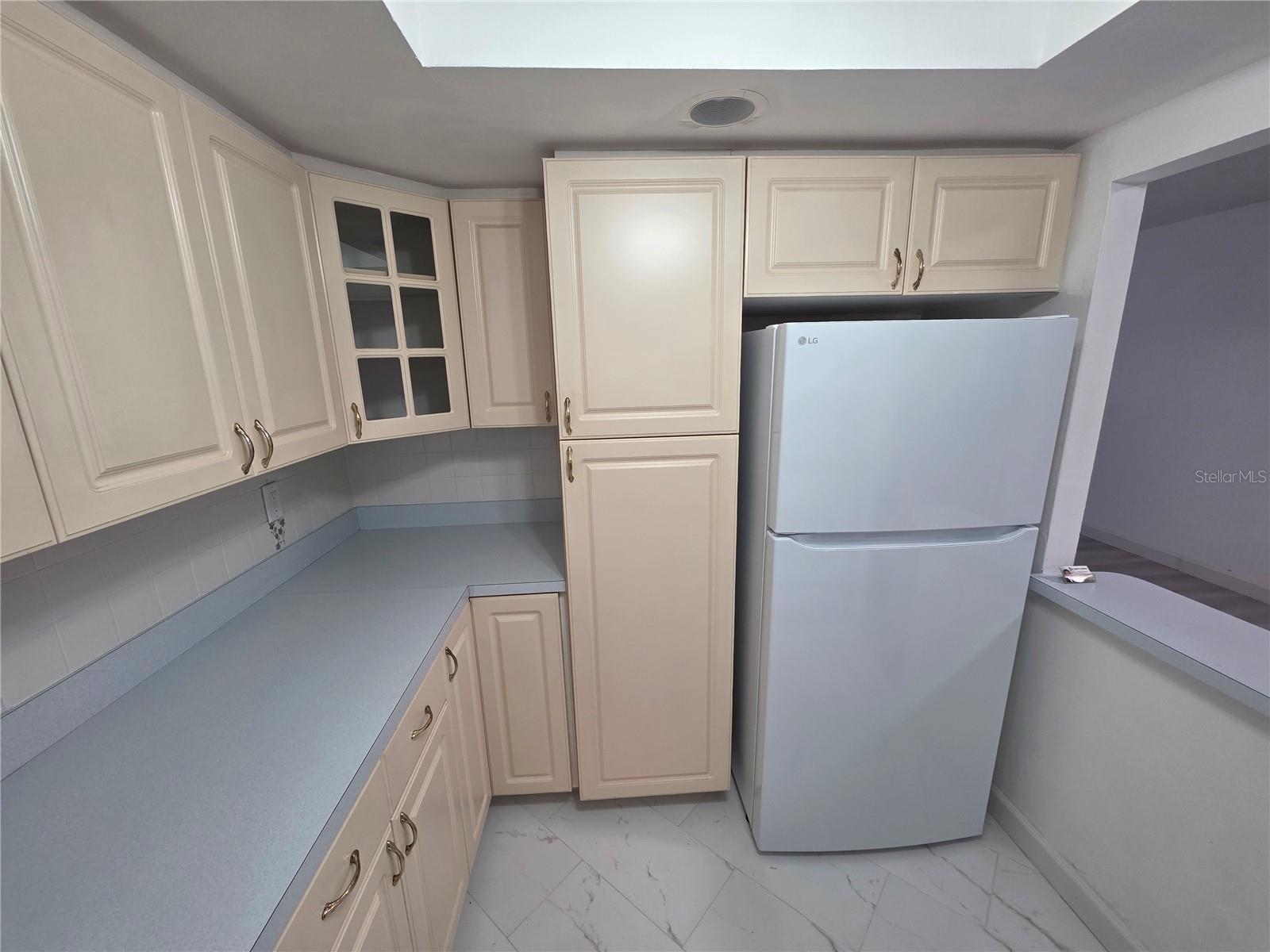 Image 5 of 27 For 7981 Smoketree Court