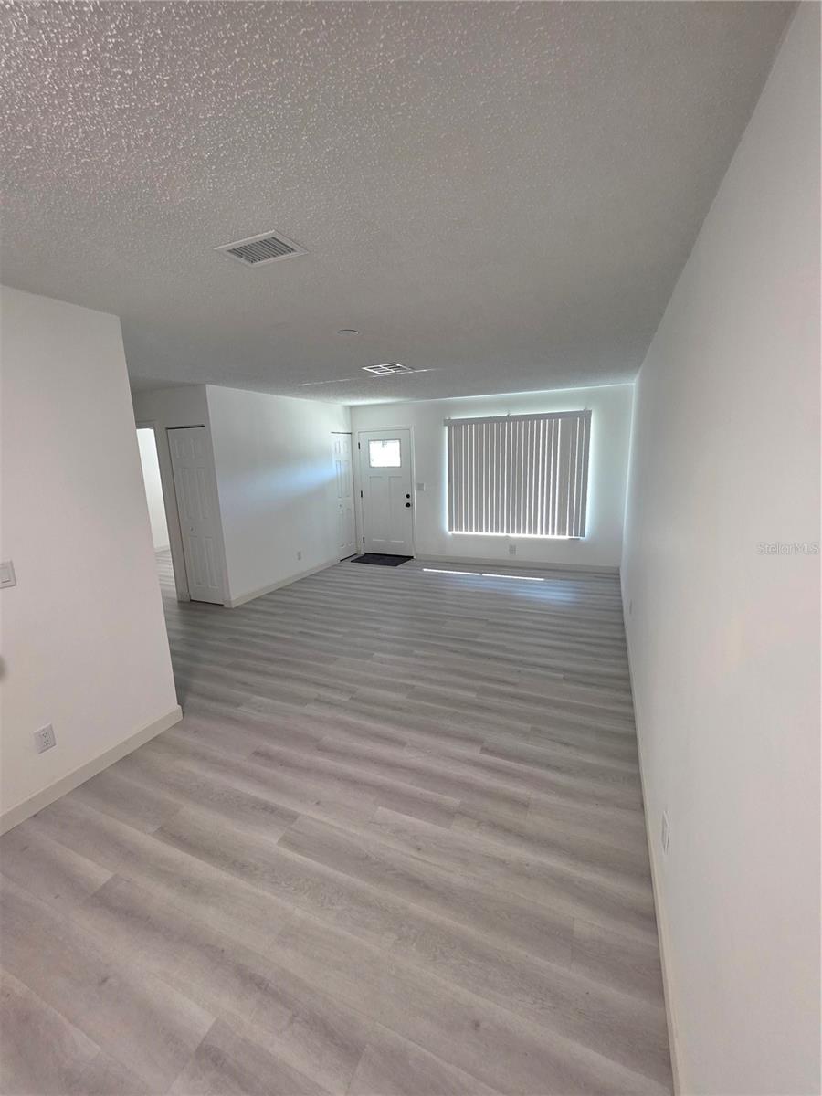 Image 8 of 27 For 7981 Smoketree Court