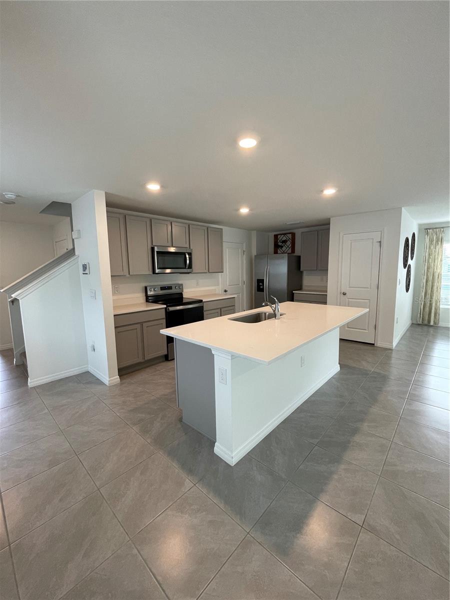 Image 10 of 35 For 37059 Kings Crown Dr