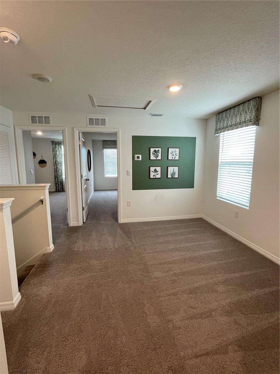 Image 11 of 35 For 37059 Kings Crown Dr