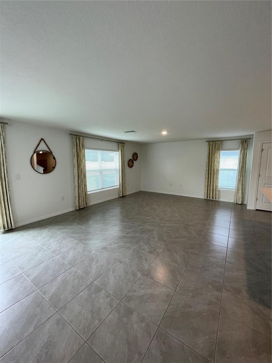 Image 2 of 35 For 37059 Kings Crown Dr