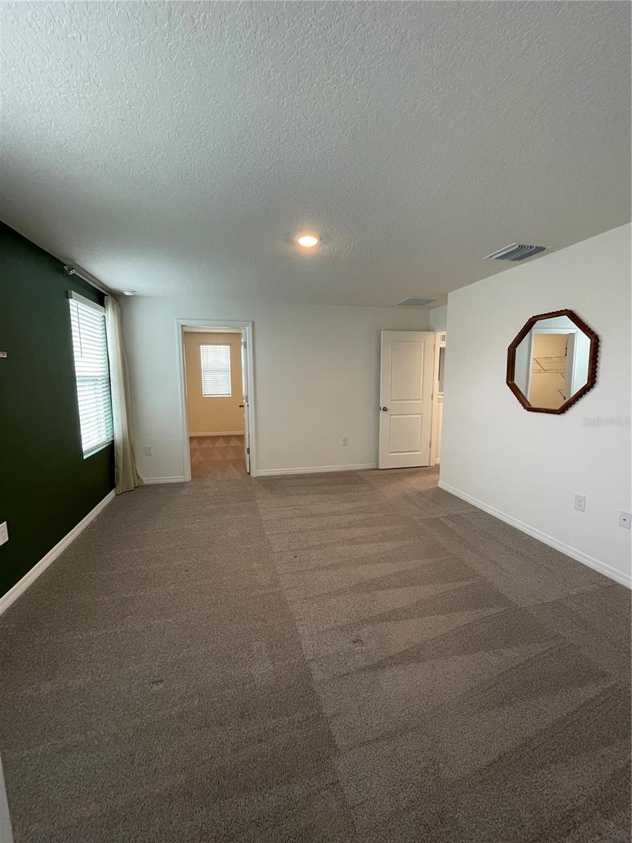 Image 27 of 35 For 37059 Kings Crown Dr