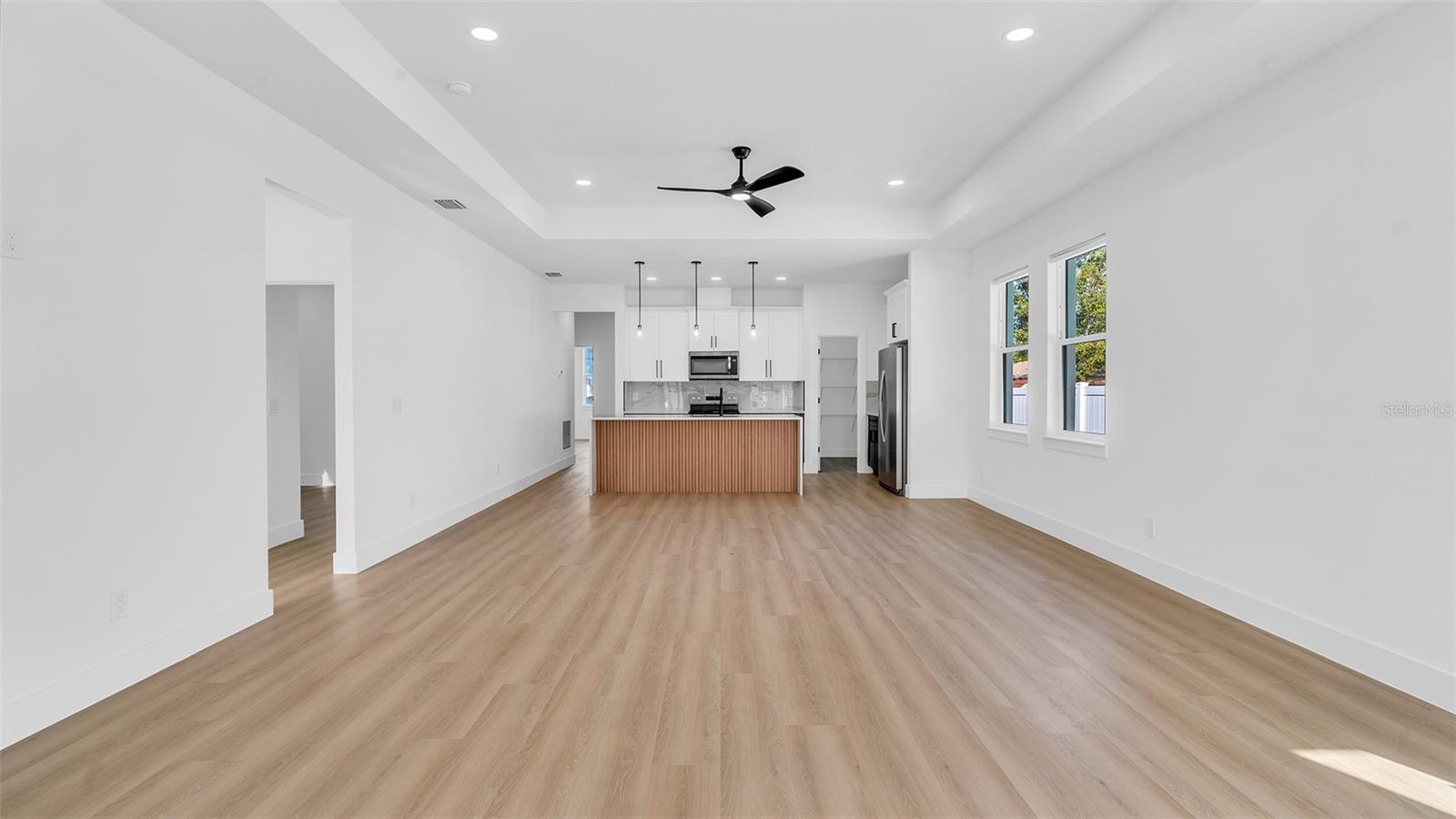 Image 4 of 38 For 2701 35th Avenue N