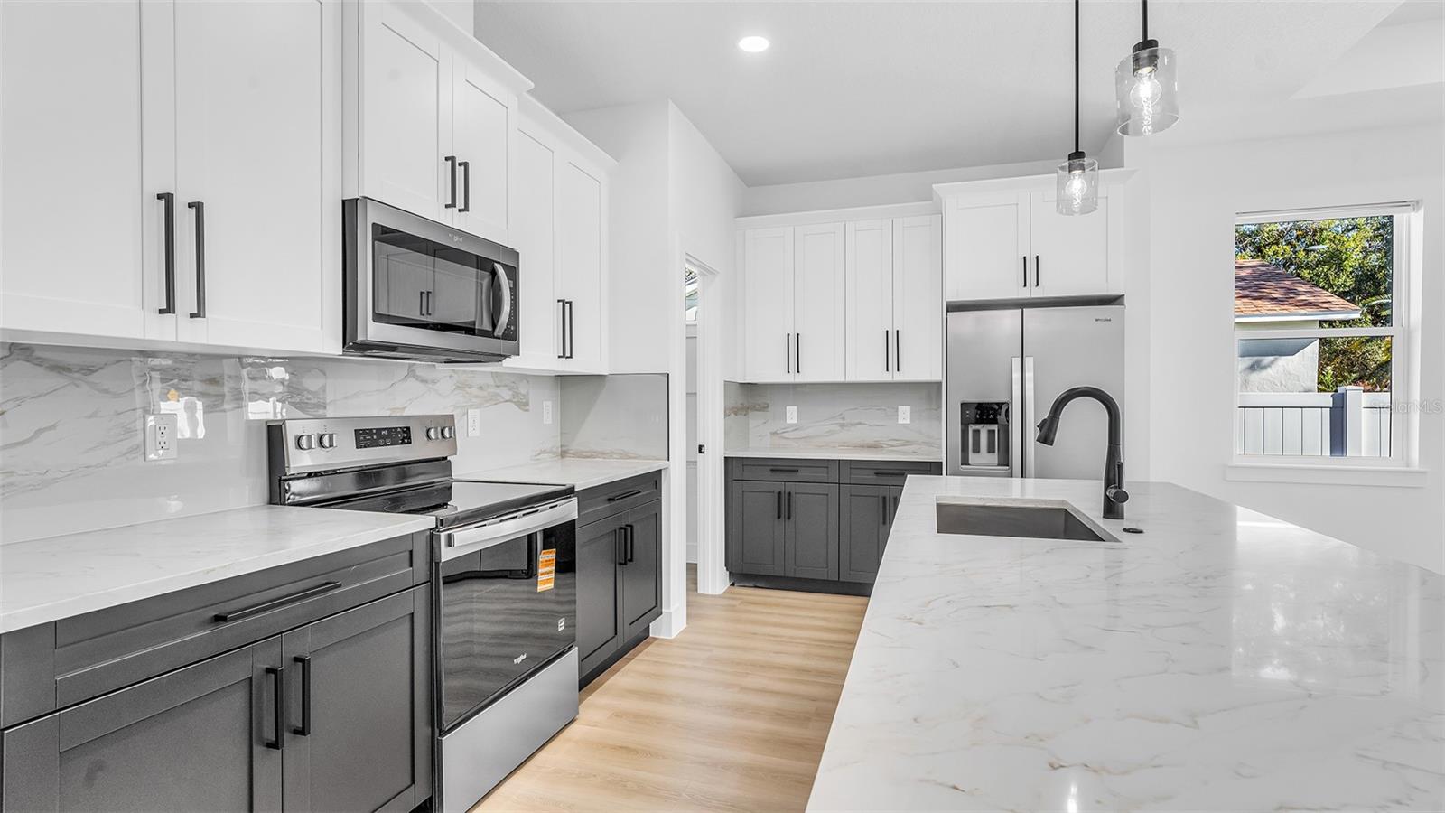 Image 9 of 38 For 2701 35th Avenue N