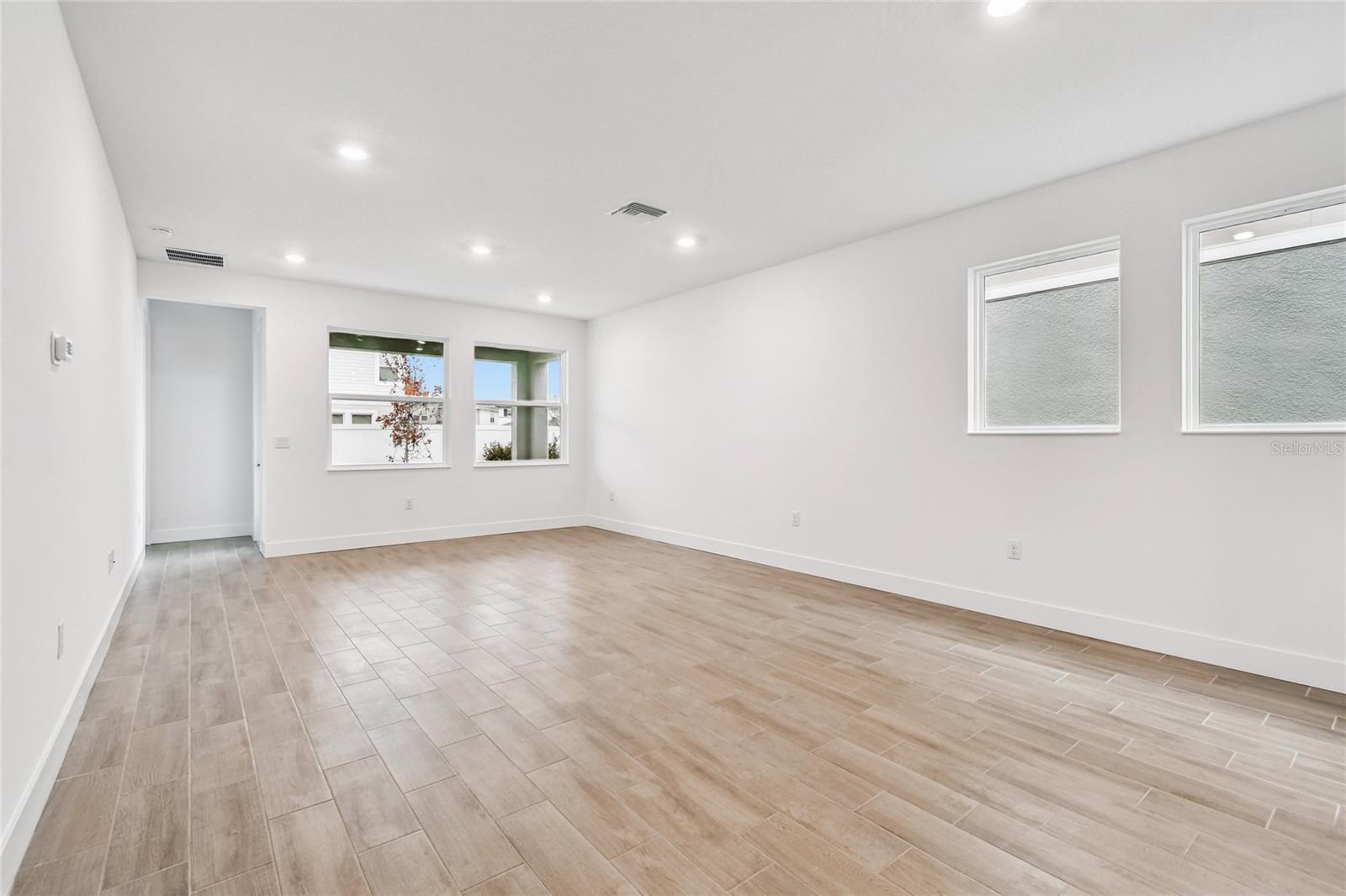 Image 11 of 40 For 30950 Pendleton Landing Circle