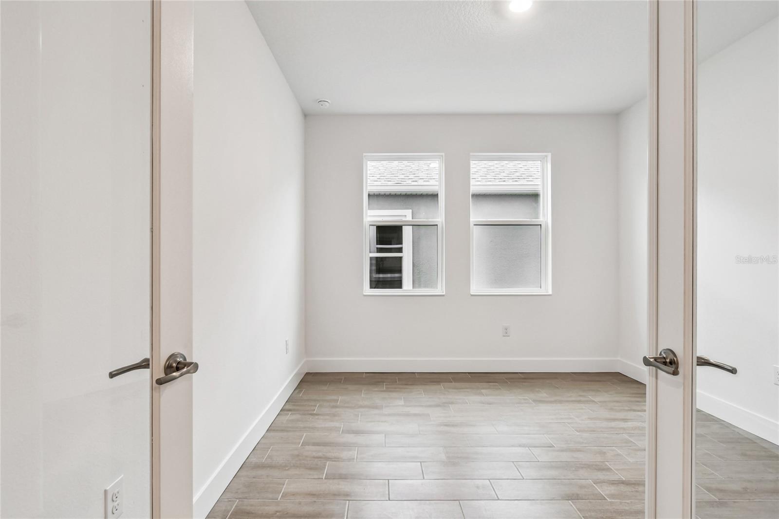 Image 16 of 40 For 30950 Pendleton Landing Circle