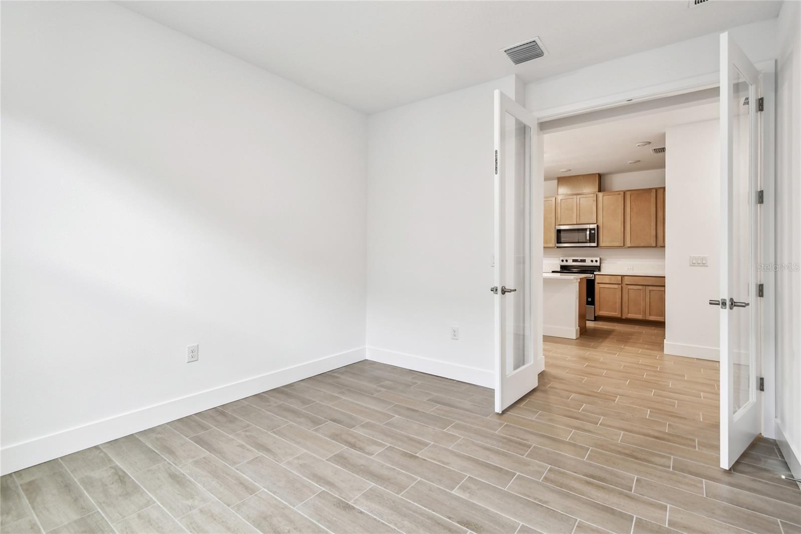 Image 17 of 40 For 30950 Pendleton Landing Circle