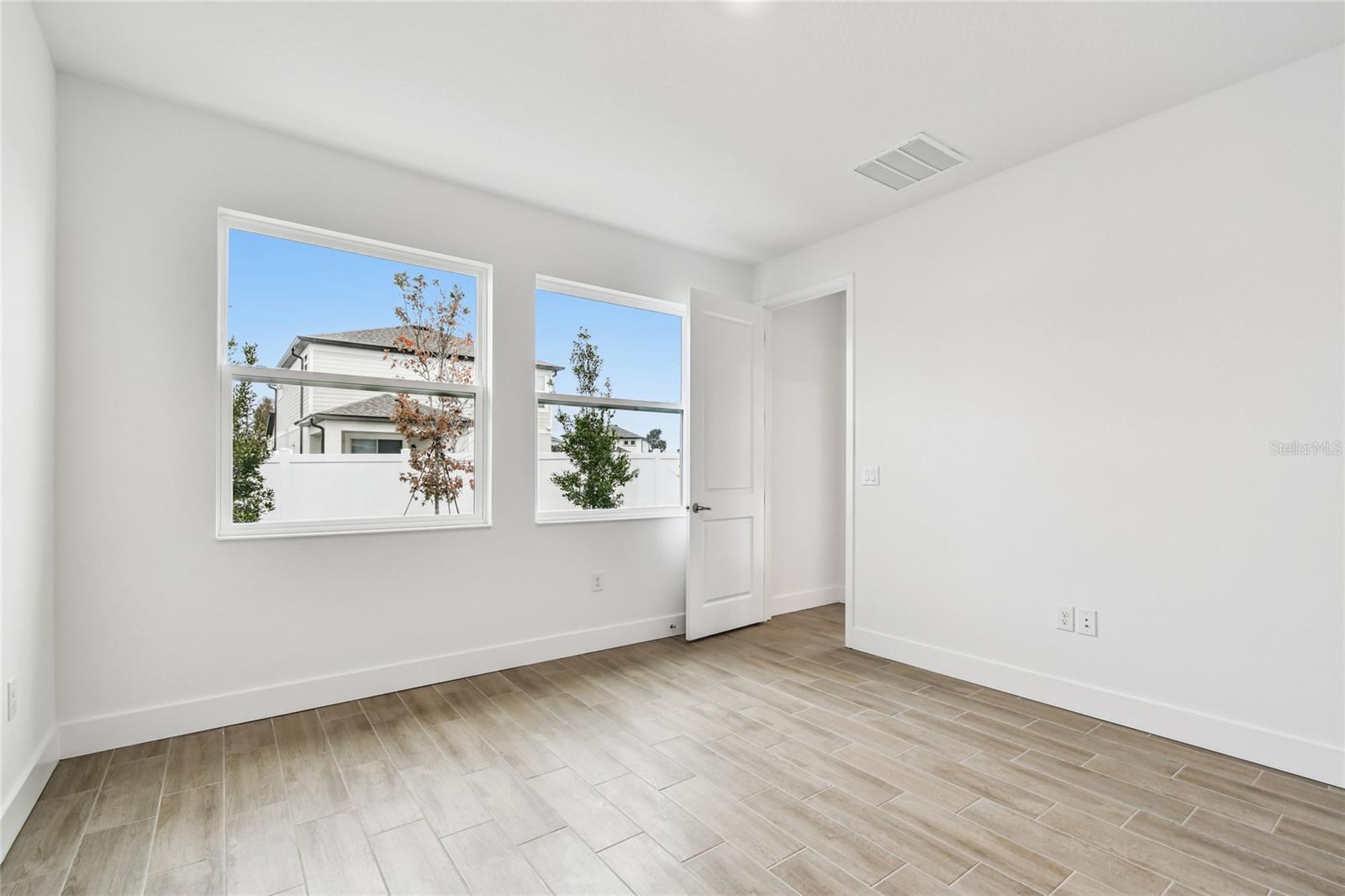 Image 21 of 40 For 30950 Pendleton Landing Circle