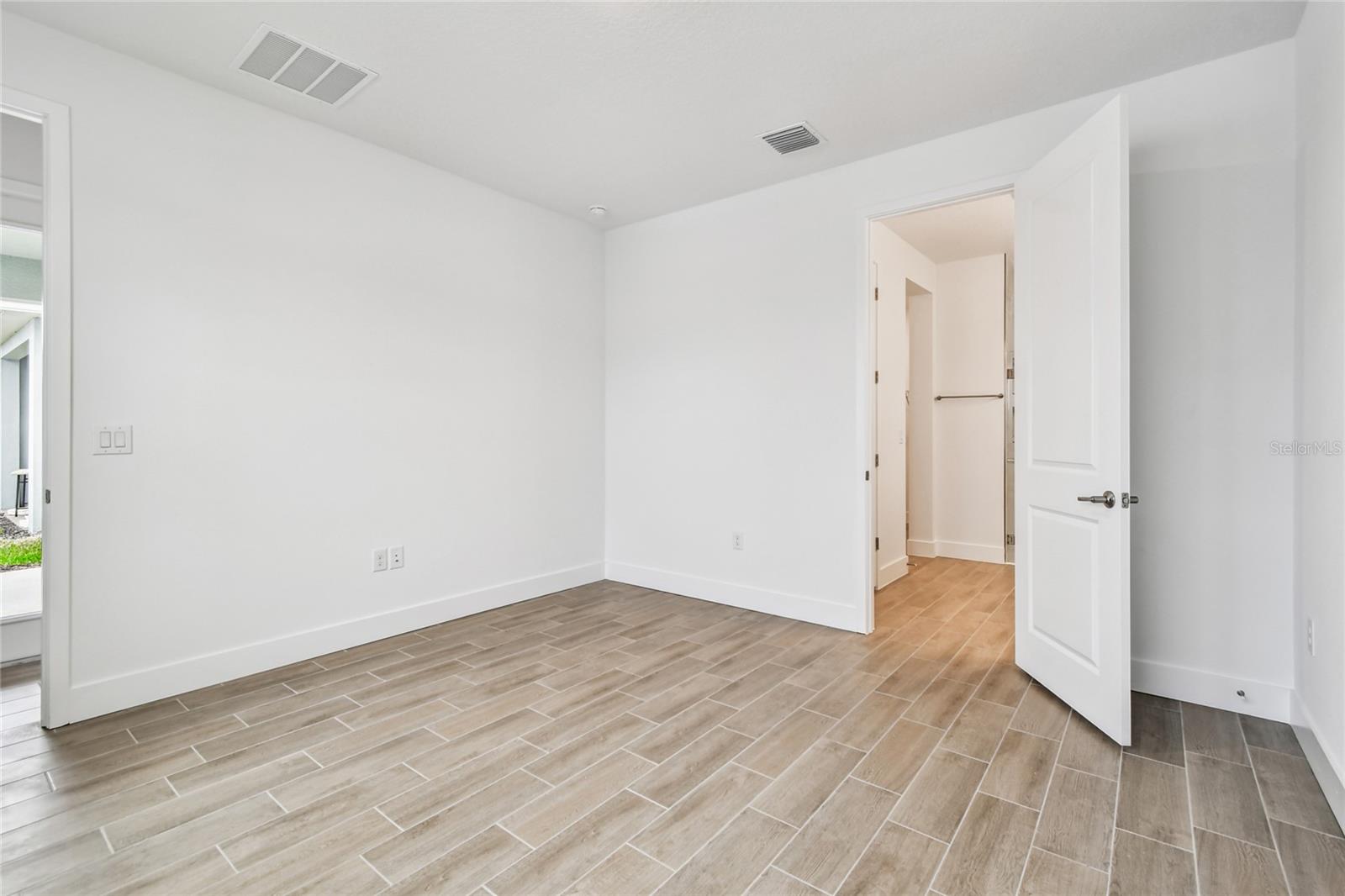 Image 23 of 40 For 30950 Pendleton Landing Circle