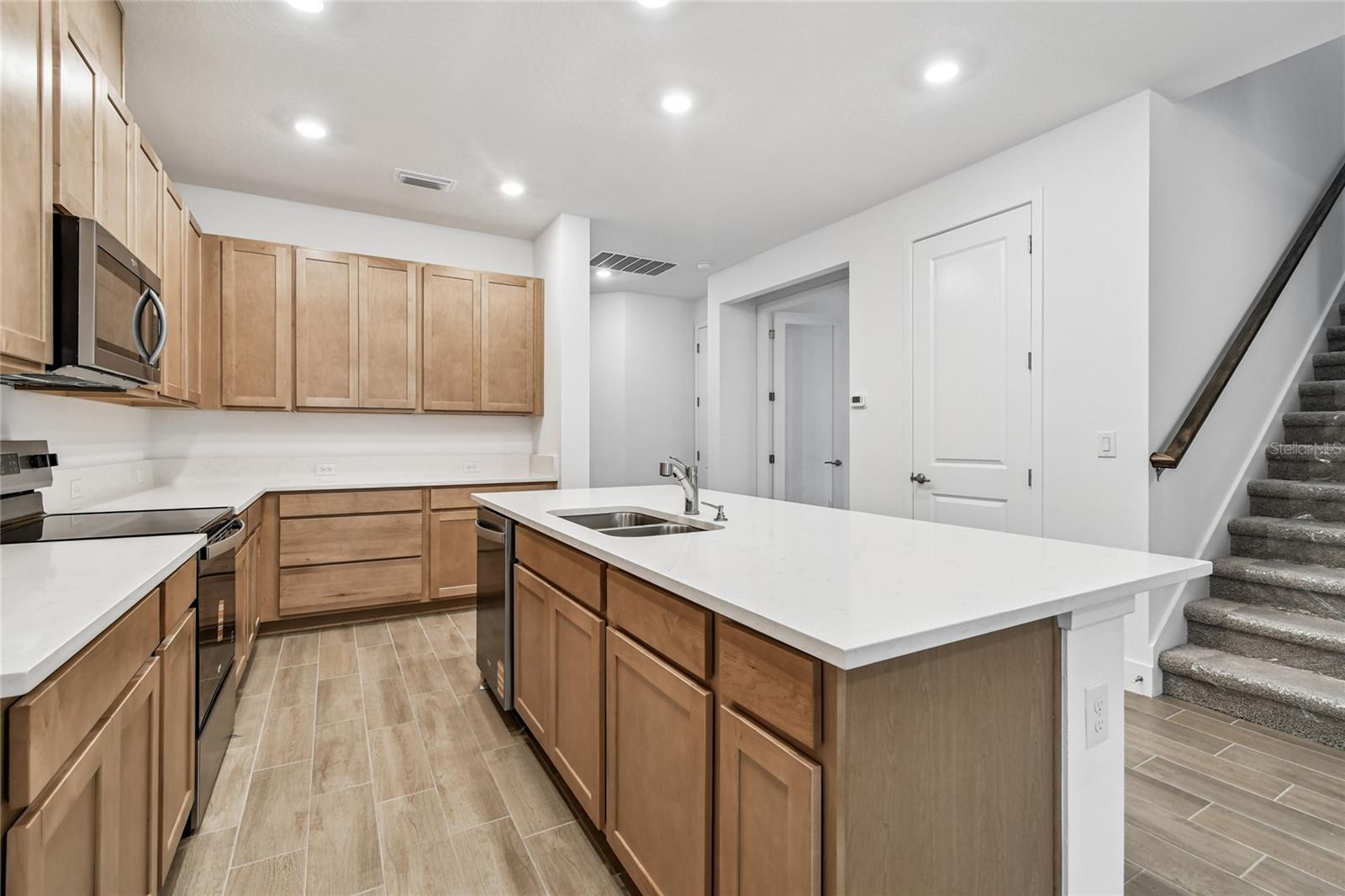 Image 7 of 40 For 30950 Pendleton Landing Circle