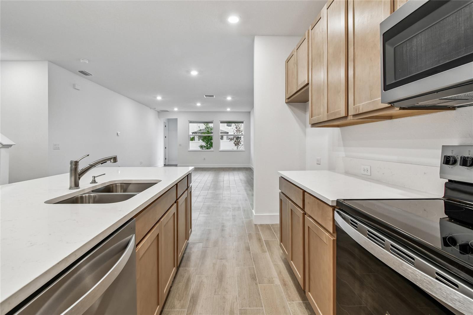 Image 9 of 40 For 30950 Pendleton Landing Circle