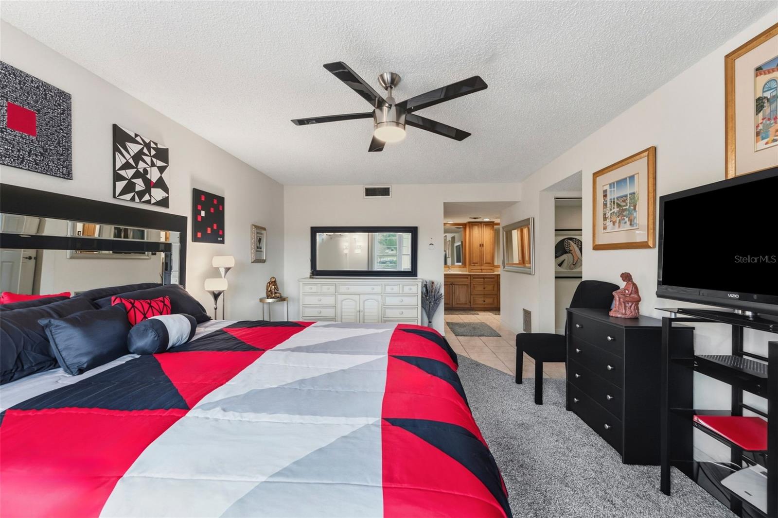 Image 18 of 53 For 3021 Countryside Boulevard 44a