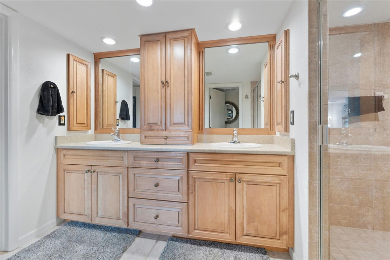 Image 19 of 53 For 3021 Countryside Boulevard 44a