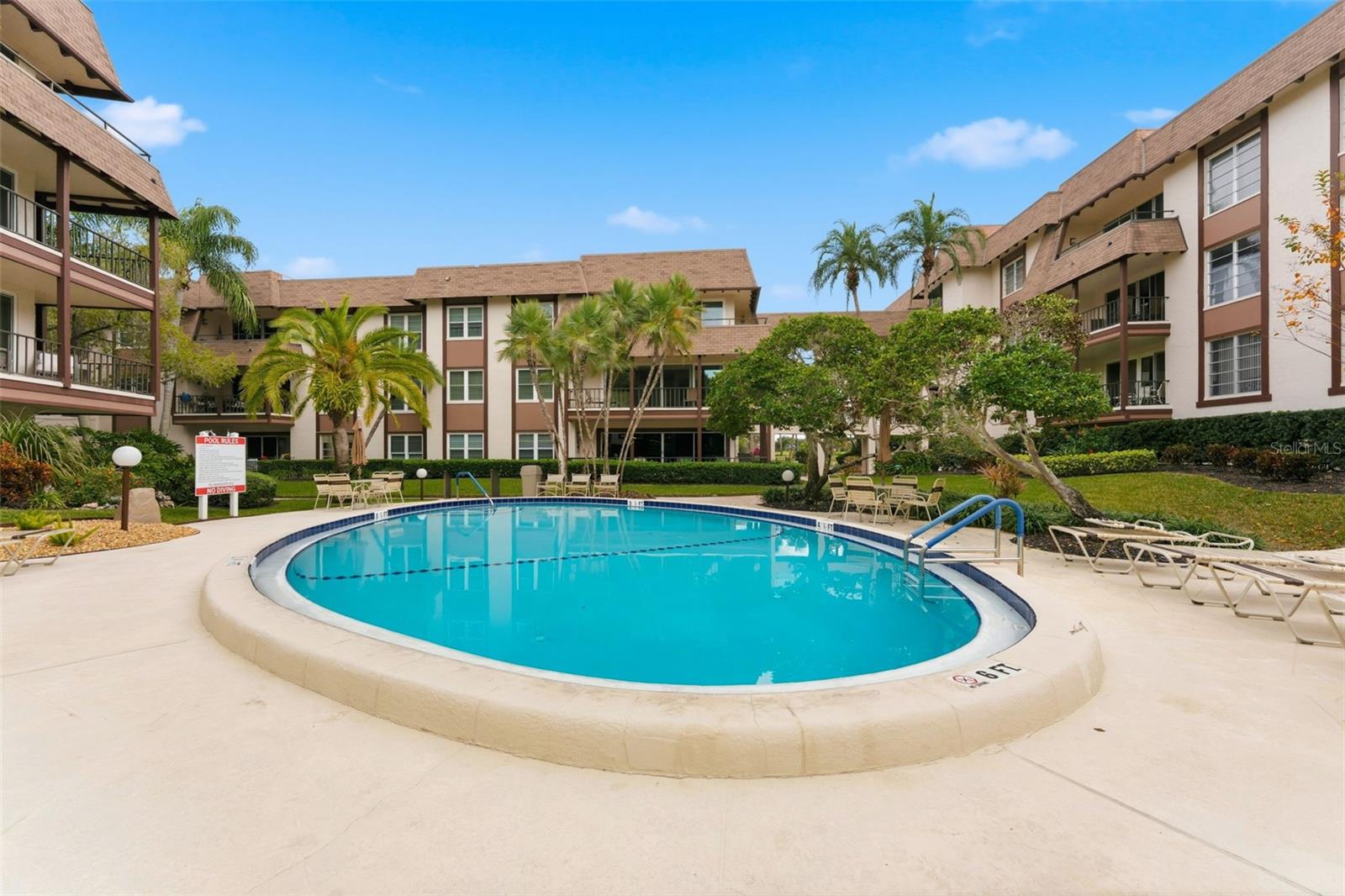 Image 37 of 53 For 3021 Countryside Boulevard 44a