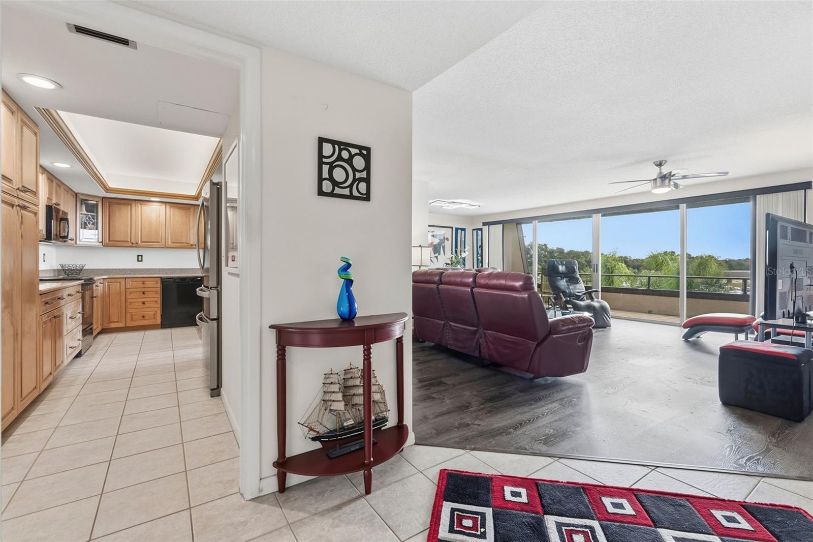 Image 4 of 53 For 3021 Countryside Boulevard 44a